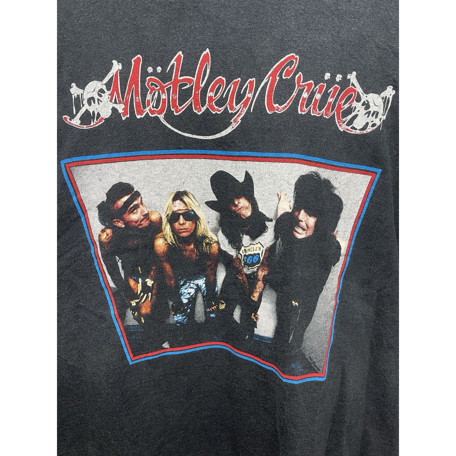 Fruit Of The Loom True 90s Vintage Motley Crue Double Sided ‘Bad Boys Of Rock Size US XL / EU 56 / 4 - 5 Thumbnail