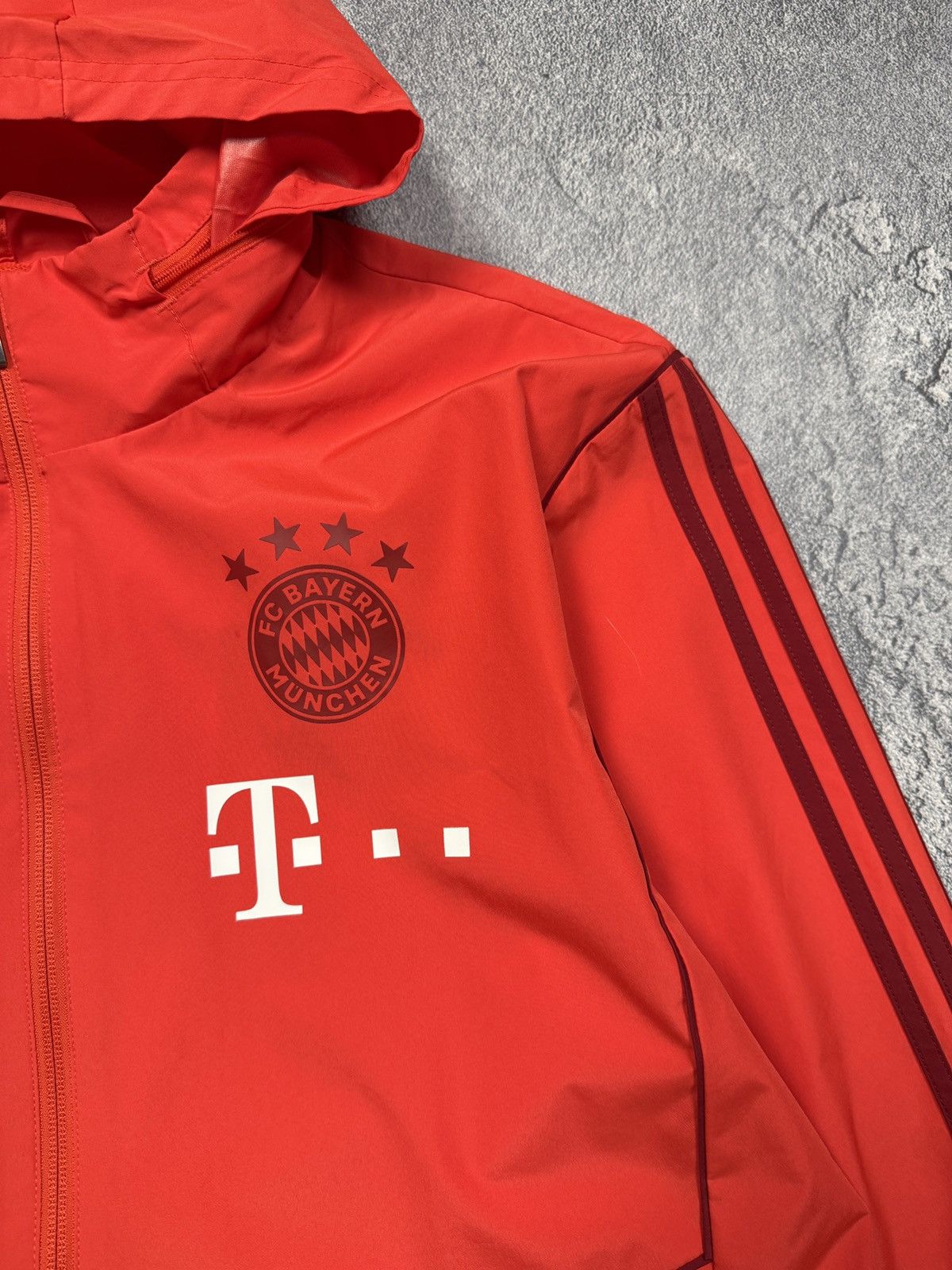 Adidas Vintage Adidas FC Bayern Munchen Soccer Zip Up Windbreaker Size US L / EU 52-54 / 3 - 5 Thumbnail