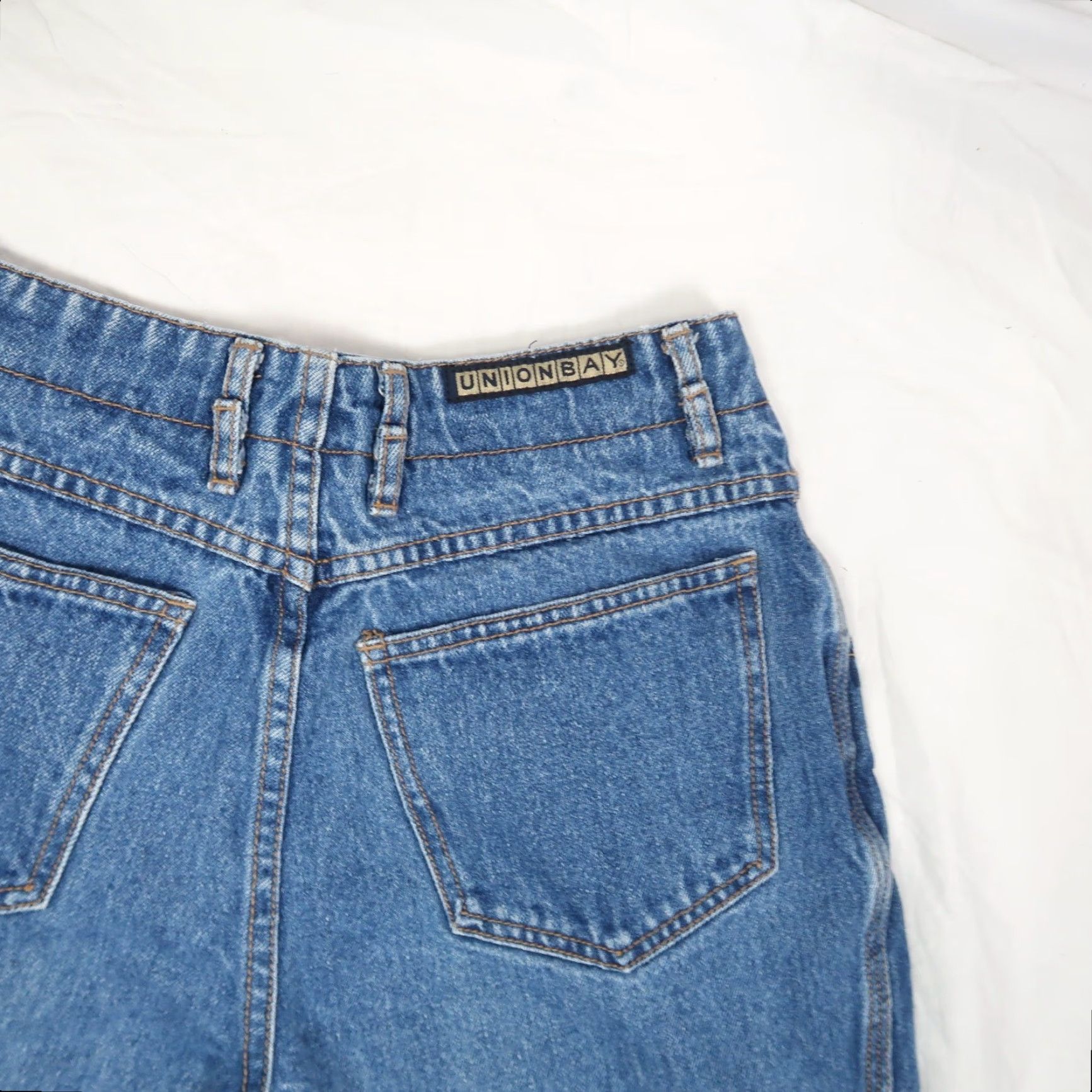 Vintage VINTAGE Union Bay Jeans 90s Medium Wash High Rise Tapered Mom Jeans 25 in 90s Vintage Womens Jeans M/L Size 25" / US 0 / IT 36 - 4 Thumbnail
