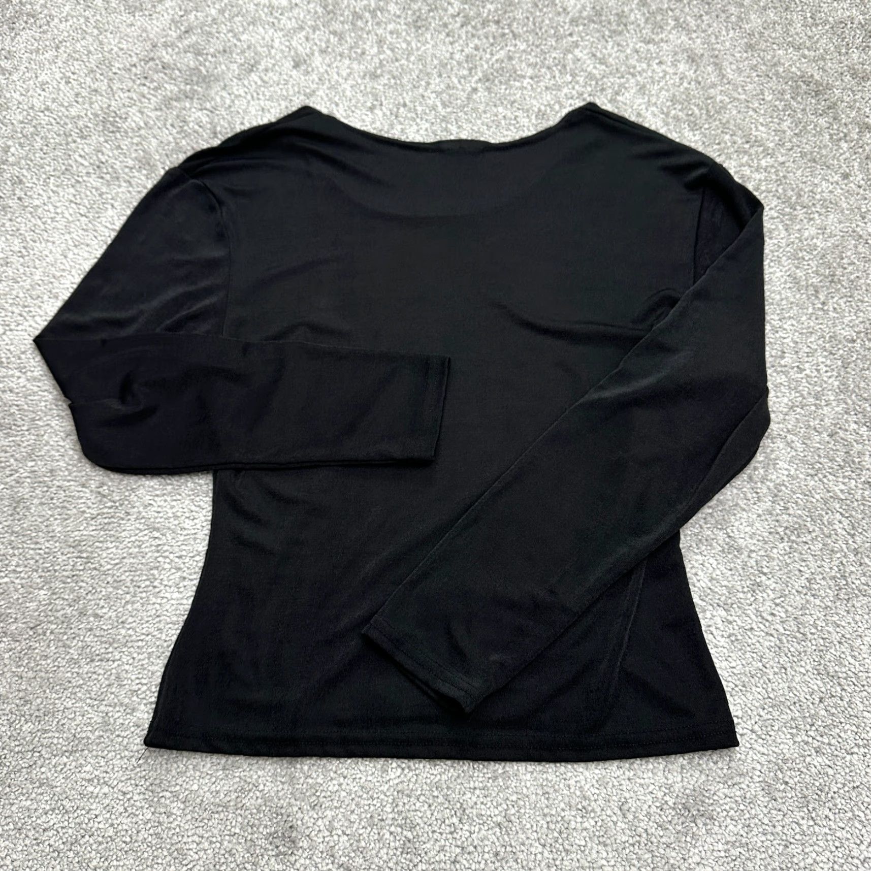 Vintage VINTAGE? No — Unbranded Basic Scopp Neck T-Shirt Women’s Small Black Long Sleeve Knit Top Size S / US 4 / IT 40 - 2 Thumbnail