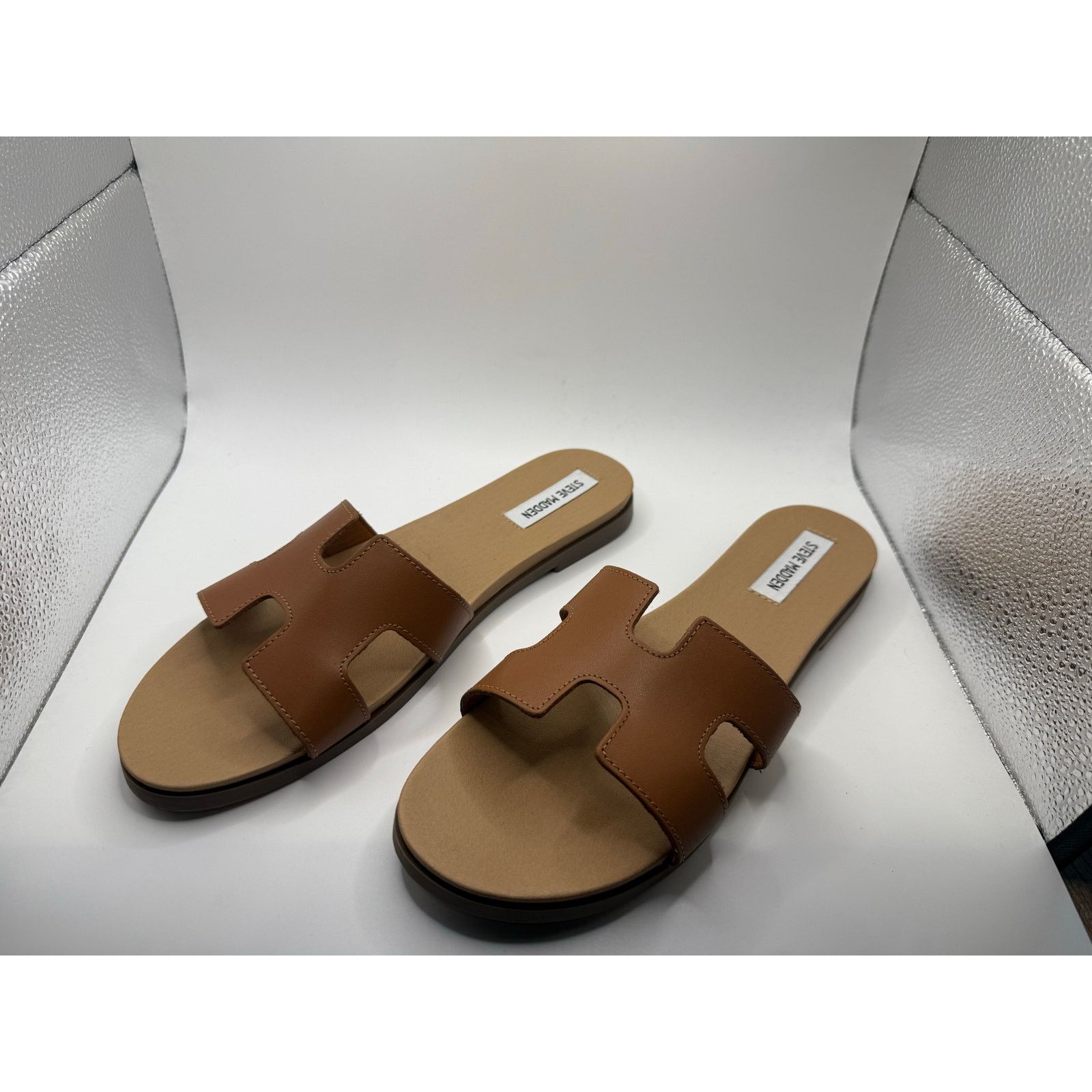 Steve Madden Steve Madden Flat Slides Size 11 Brown Sandals Size US 11 / IT 41 - 1 Thumbnail