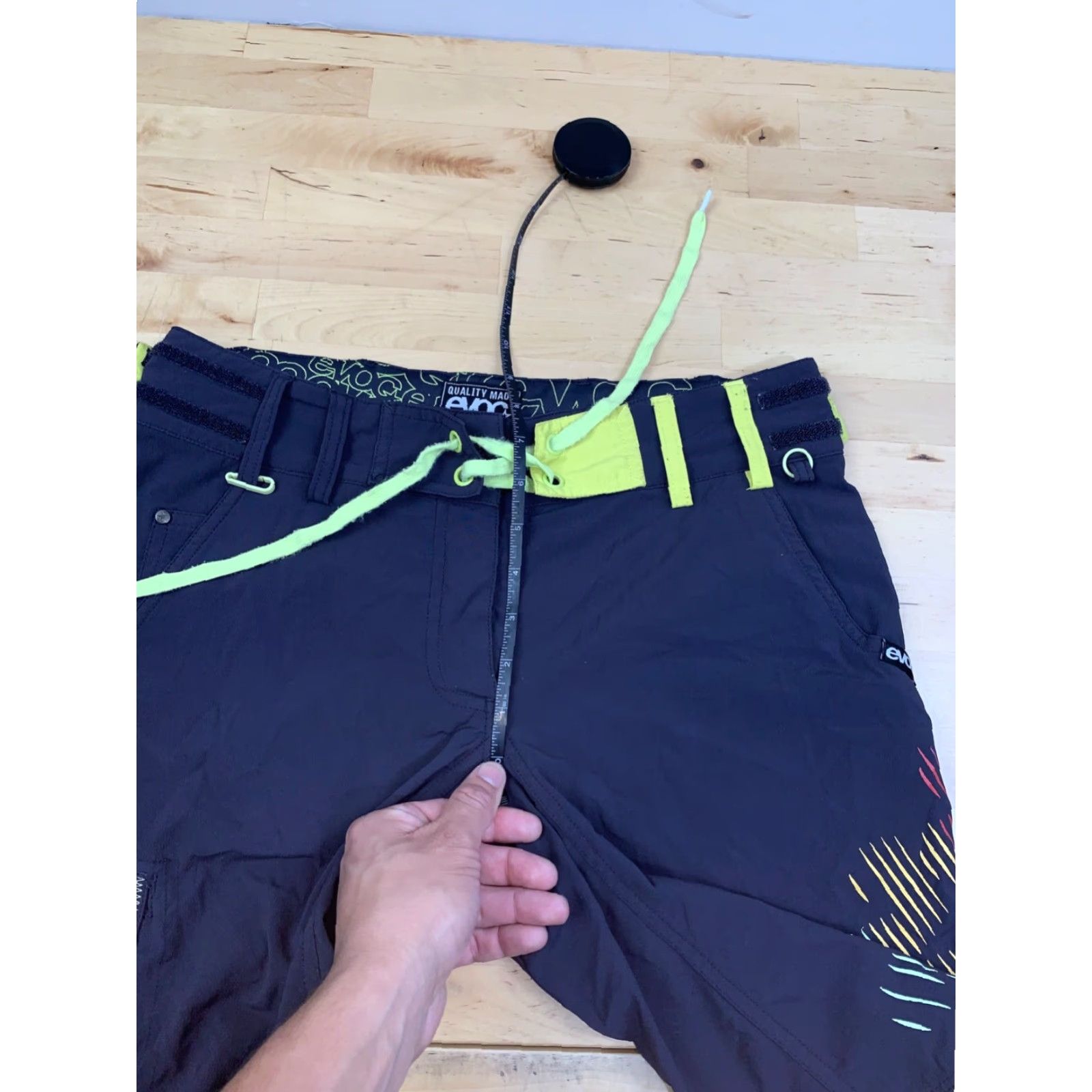 Vintage EVOC Mountain Bike Shorts Mens S Black Cargo Drawstring Casual Outdoor Size US 29 - 5 Thumbnail