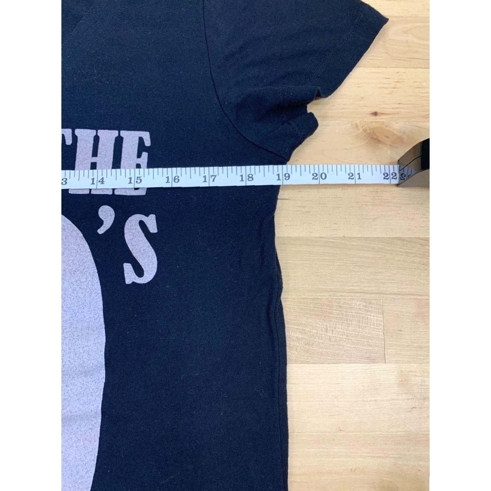 Forever 21 XXI Womens Made In The 90's Black Short Sleeve T-shirt M FOREVER 21 T-Shirt 90s Womens Black Short Sleeve V-Neck Wellness? Size M / US 6-8 / IT 42-44 - 4 Thumbnail