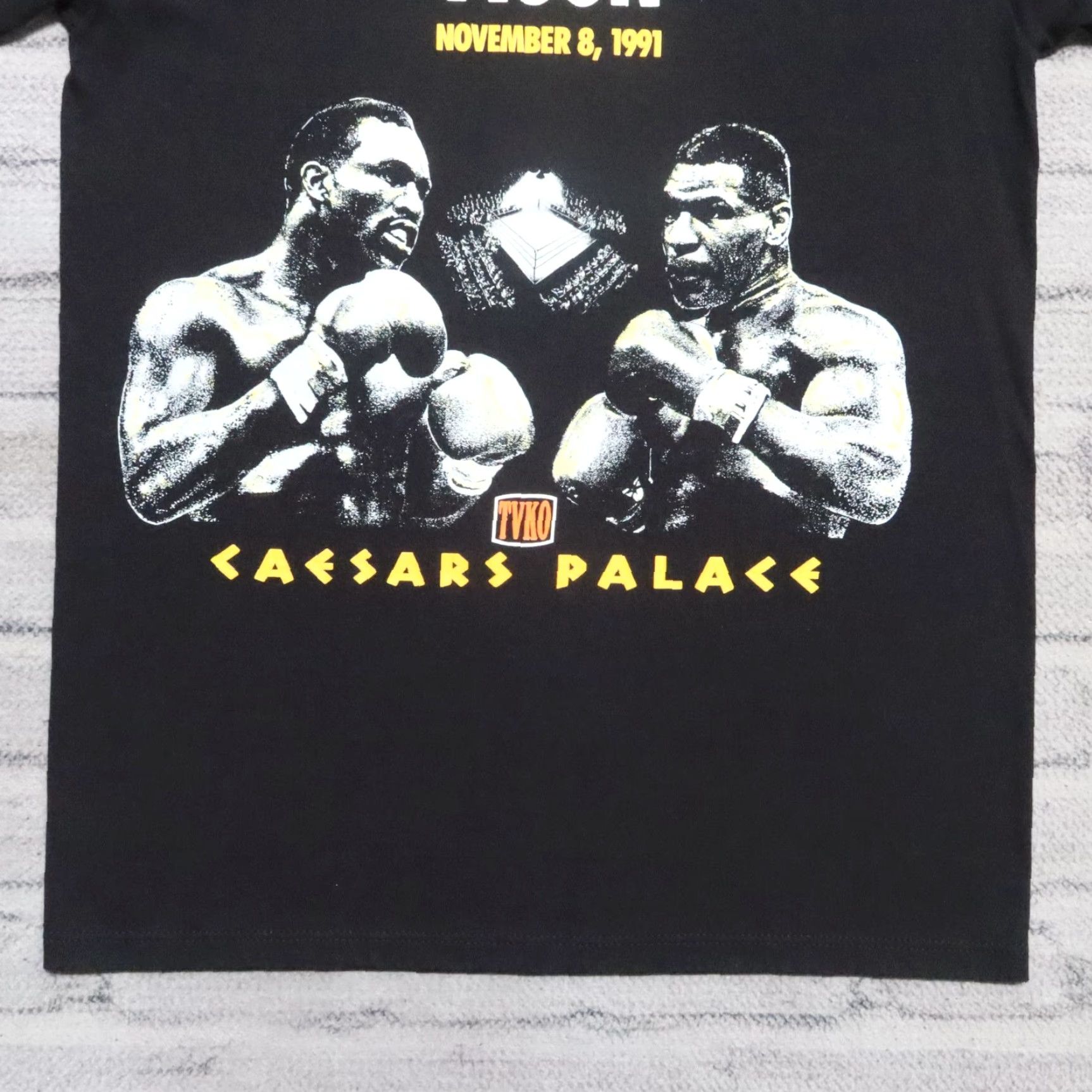 Jerzees Vintage Holyfield Tyson Caesars Palace Boxing Tshirt Tee L Black Mens T-Shirt 90s Size US L / EU 52-54 / 3 - 3 Thumbnail