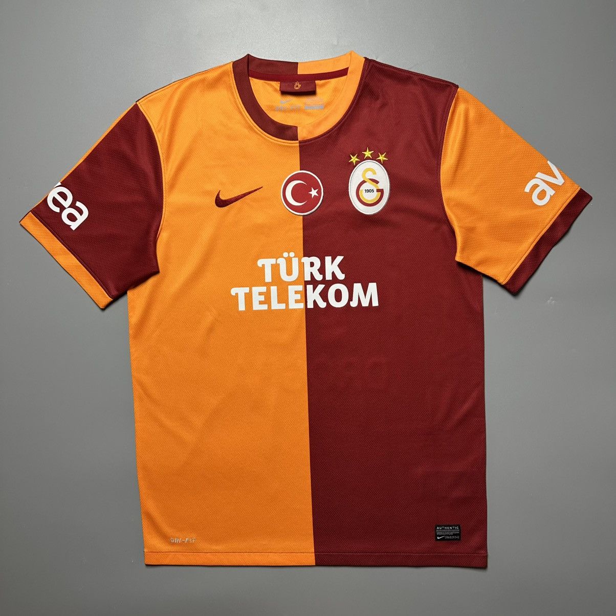 Nike GALATASARAY NIKE 2013/2014 FOOTBALL HOME JERSEY #11 DROGBA Size US M / EU 48-50 / 2 - 2 Thumbnail