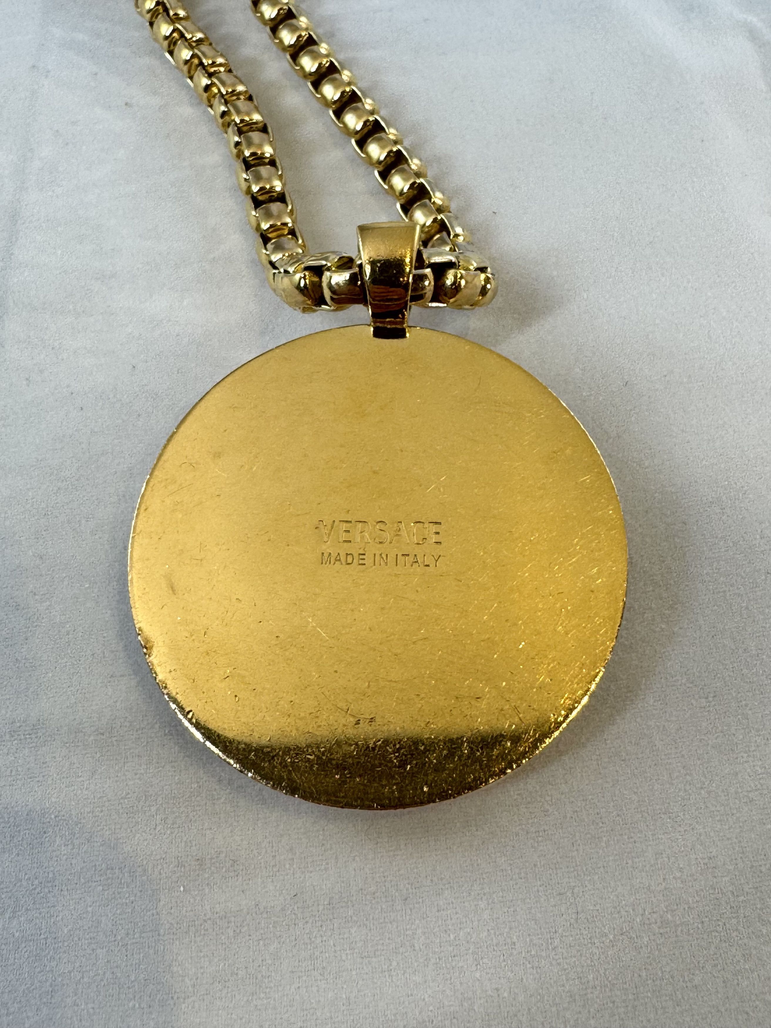 Versace Versace Medusa gold necklace, complete set, good condition Size ONE SIZE - 6 Thumbnail