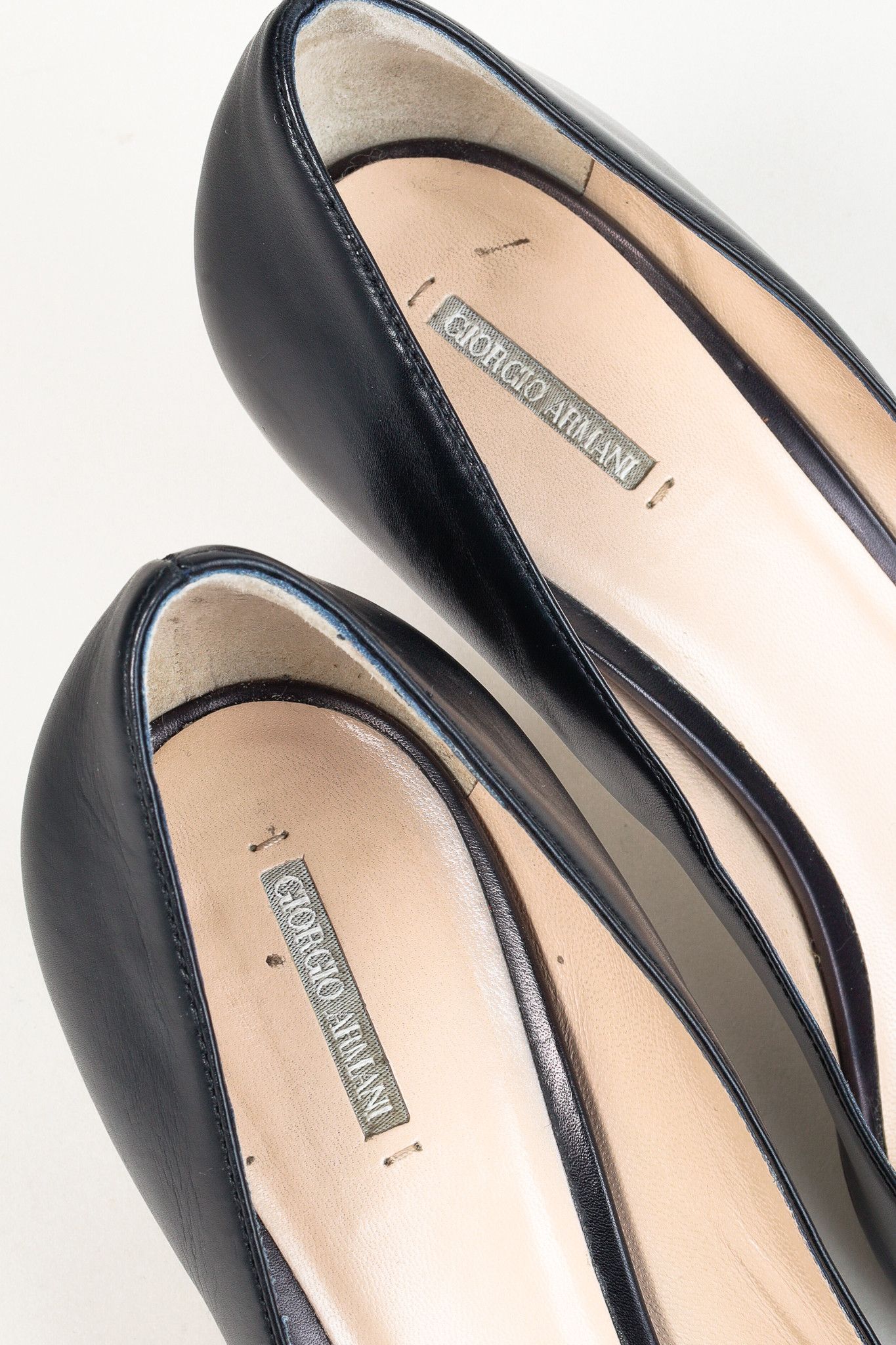 Giorgio Armani Giorgio Armani Navy Blue Leather Pointed-Cap-Toe Pumps Size US 9.5 / IT 39.5 - 9 Thumbnail