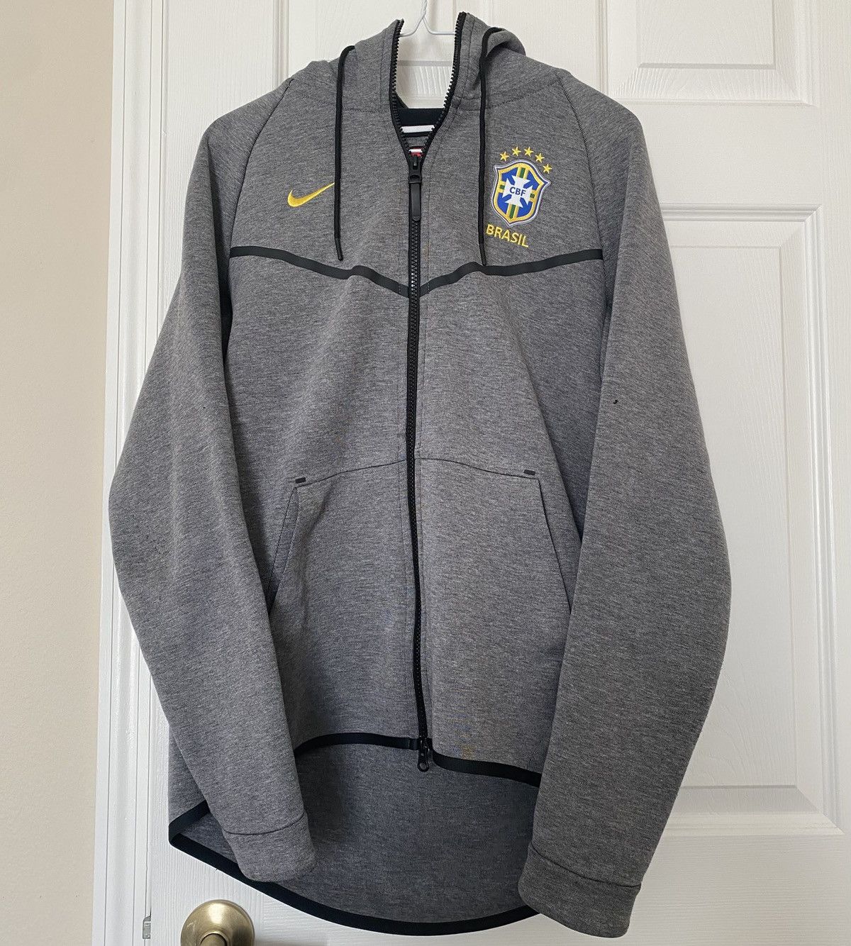 Nike Brazil Nike Tech Fleece Jacket Size Medium Size US M / EU 48-50 / 2 - 1 Thumbnail