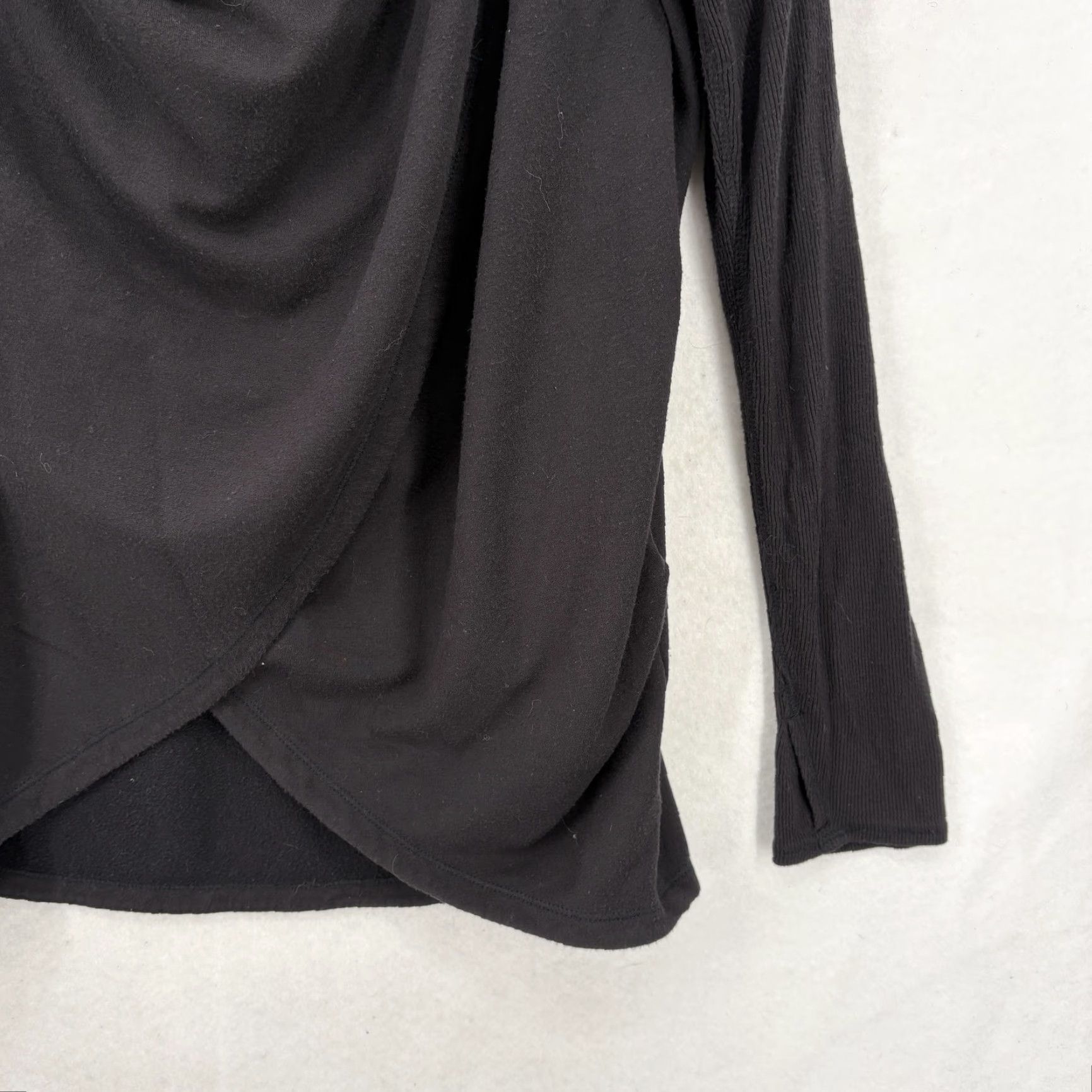 Athleta Athleta Purana Wrap Sweatshirt Womens M Black Cowl Neck Hooded Fleece Gym Sweatshirt Size M / US 6-8 / IT 42-44 - 3 Thumbnail