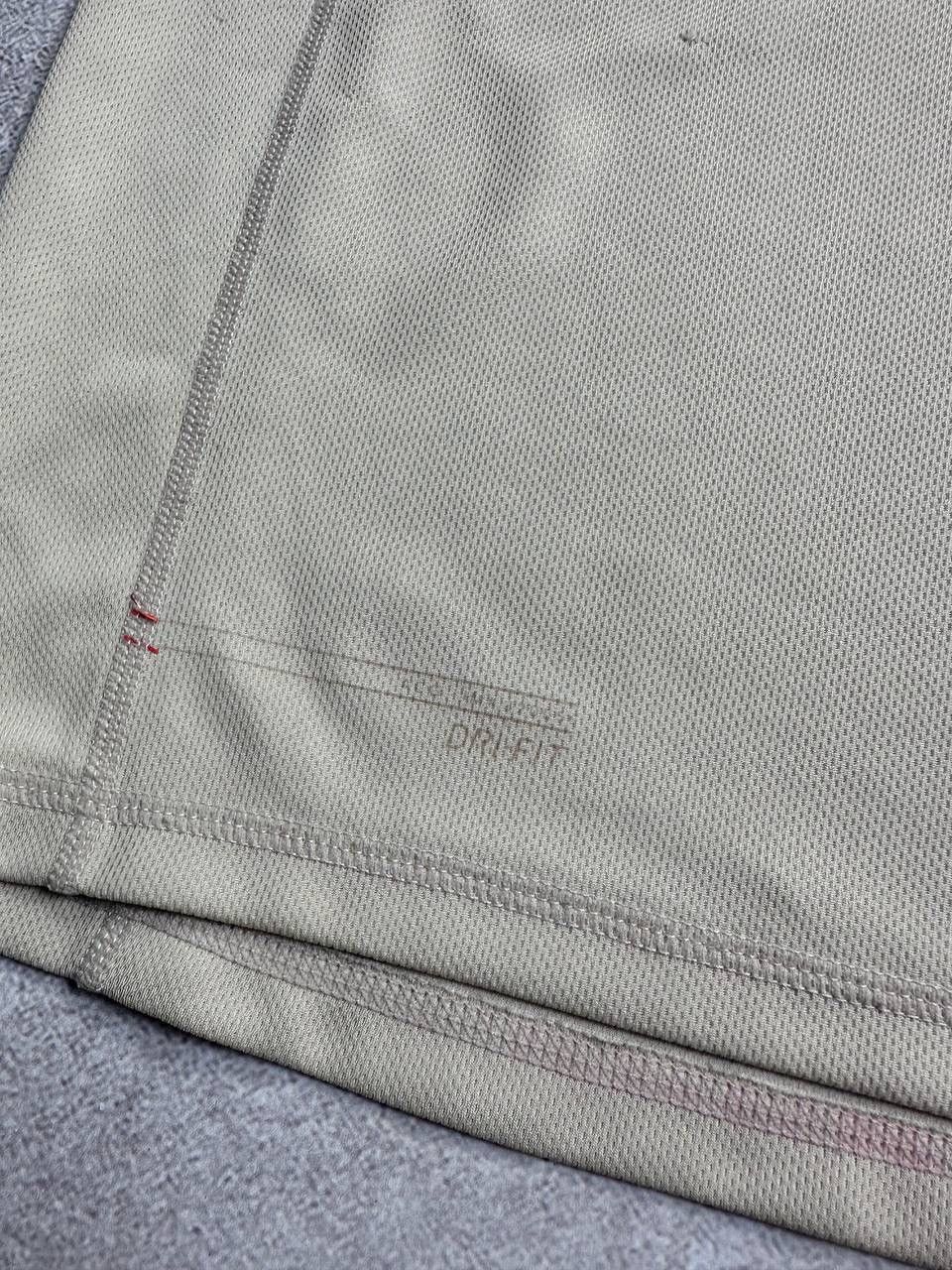 Vintage Vintage Nike ACG Dry Fit Boxy Archival Longsleeve Shirt L Size US L / EU 52-54 / 3 - 4 Thumbnail