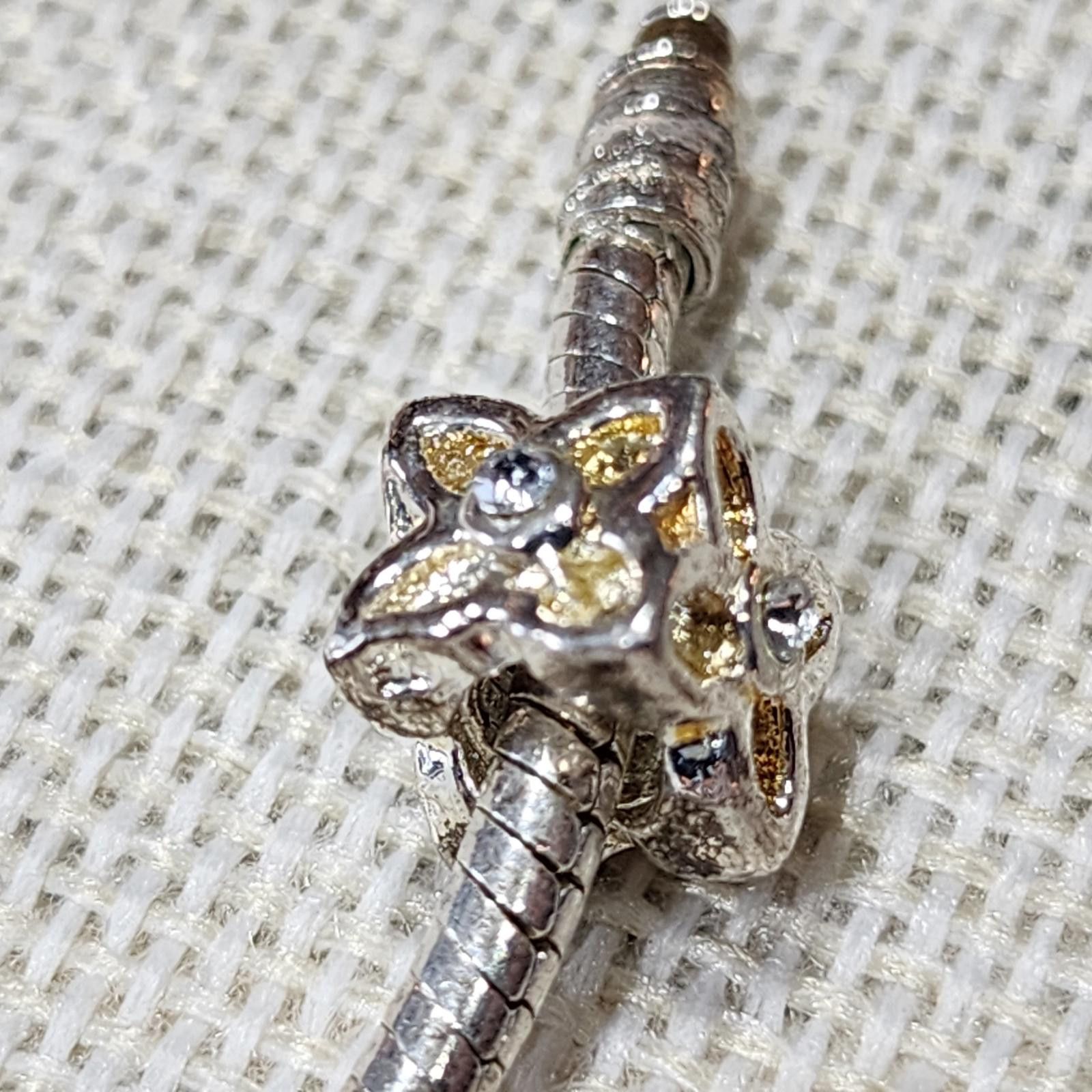 Unknown London Silver-tone Floral Design Charm Bead for Bracelets Size ONE SIZE - 4 Thumbnail