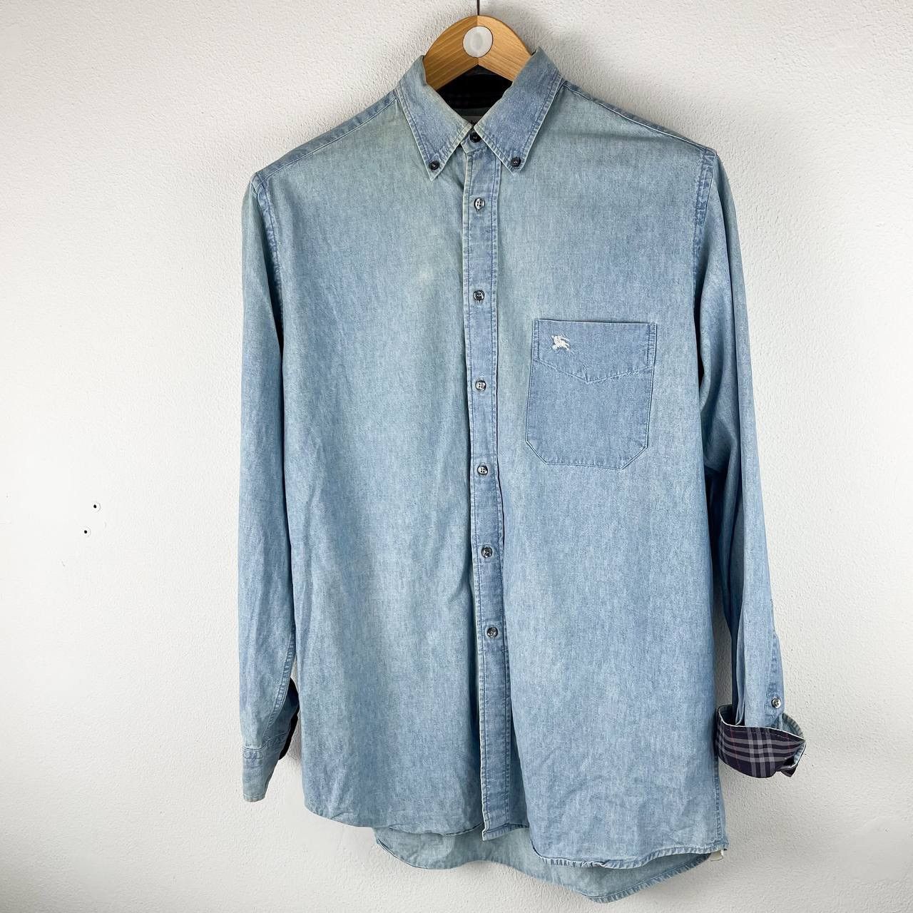 Burberry Burberrys size M Size US M / EU 48-50 / 2 - 2 Thumbnail