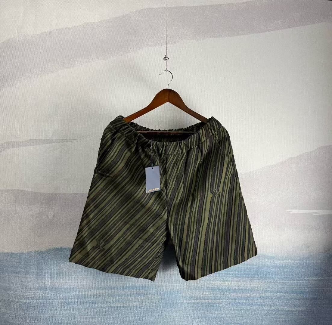 Louis Vuitton louis vuitton green logo shorts Size US 28 / EU 44 - 1 Thumbnail