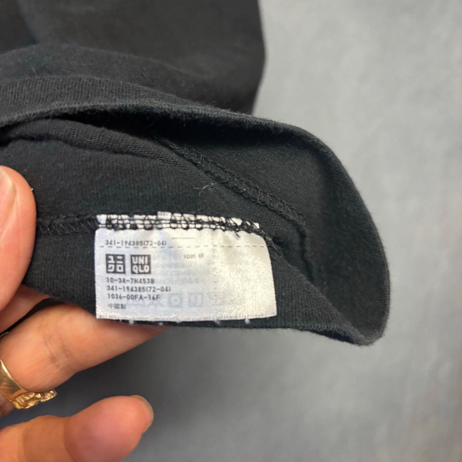 Uniqlo Kaws X Peanuts x UT Uniqlo Pocket Shirt Snoopy Womens Small Size S / US 4 / IT 40 - 4 Thumbnail