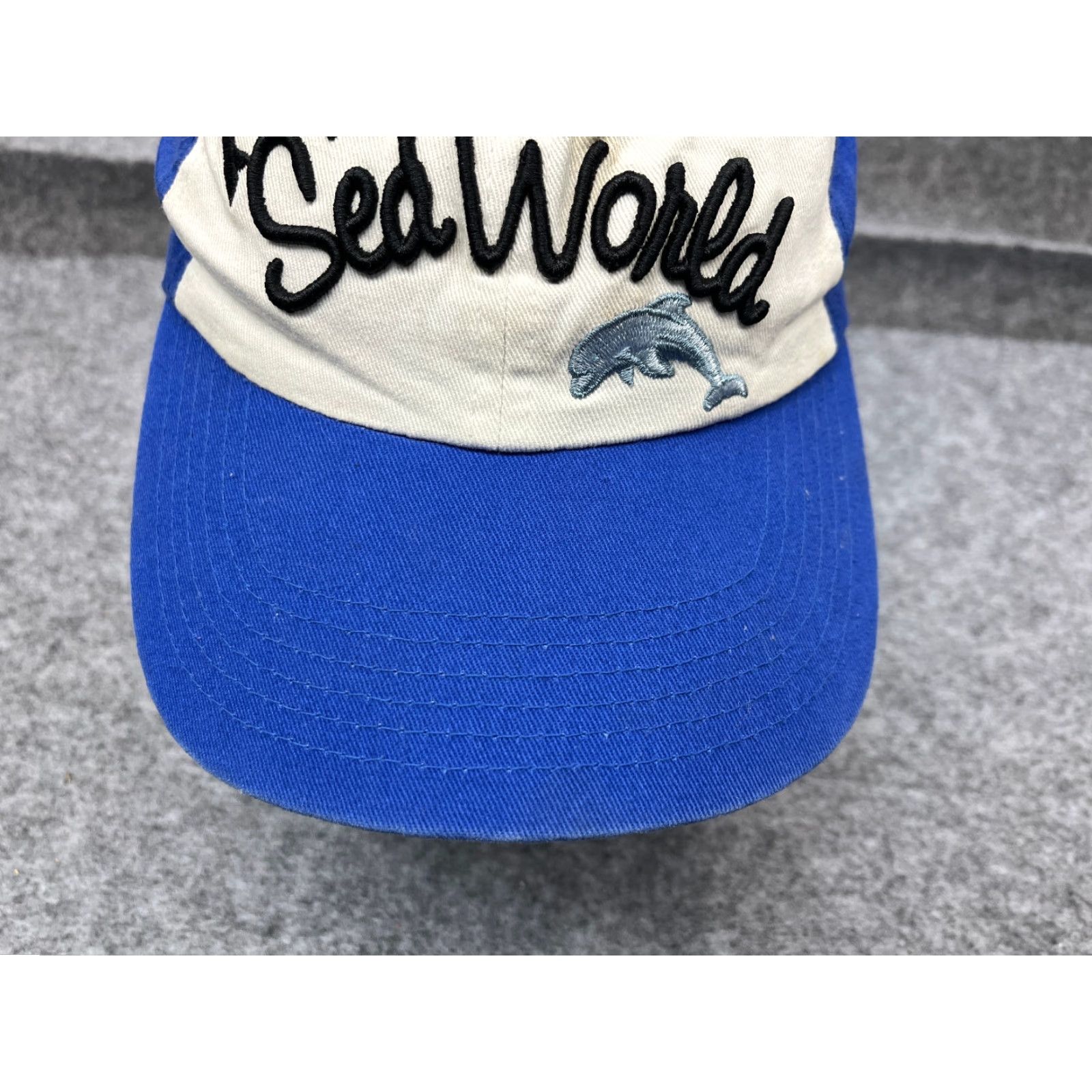 Vintage VINTAGE Seaworld Hat Cap Strap Back Women One Size Blue Cotton Low Profile Dolphin Whale Size ONE SIZE - 3 Thumbnail