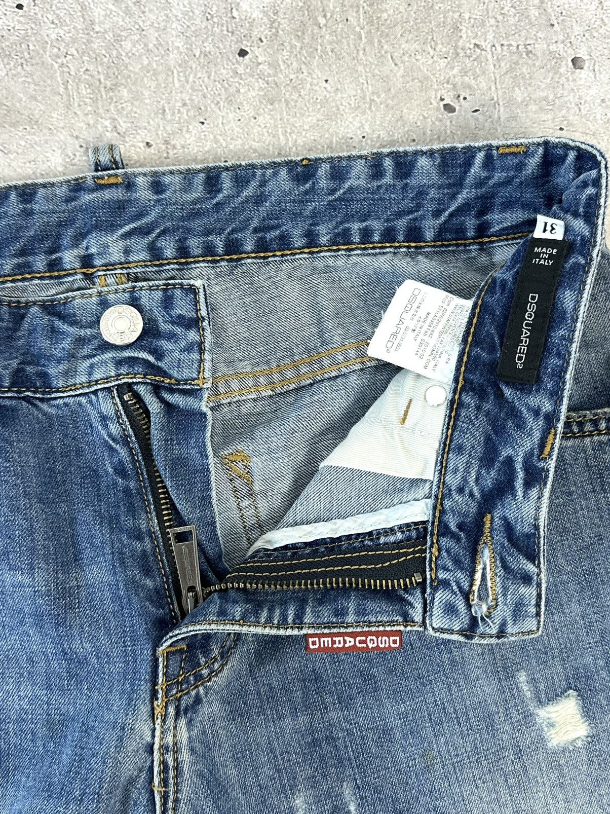 Dsquared2 D2 Dsquared2 Vintage Distressed Made in Italy Blue Jeans Size US 31 - 11 Thumbnail