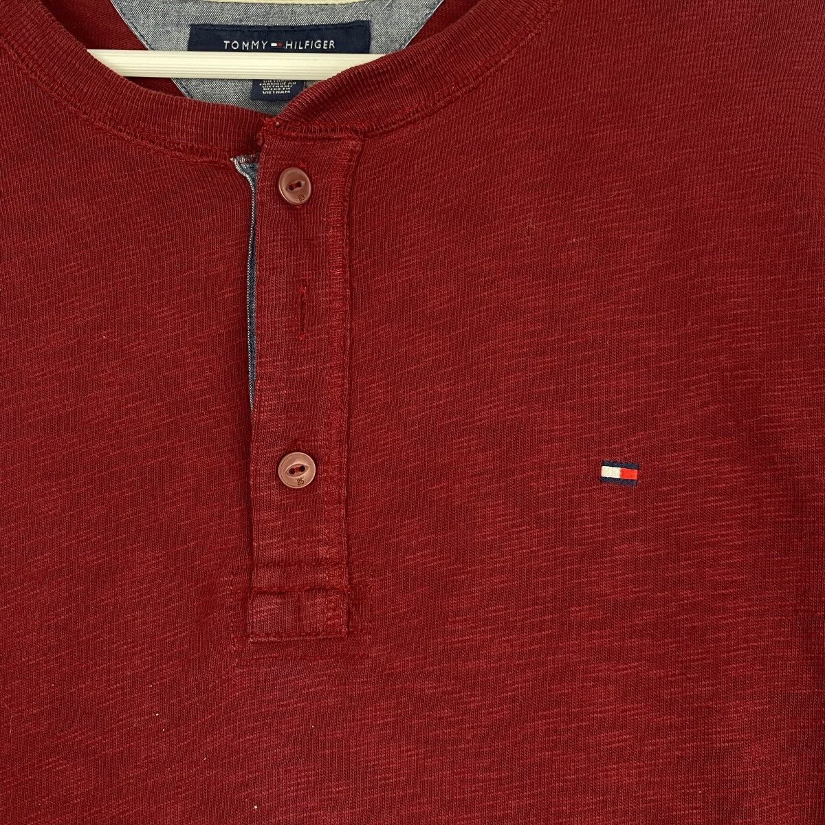 Tommy Hilfiger × Vintage Vintage Tommy Hilfiger Long Sleeve T-Shirt Embroidered Red Size US M / EU 48-50 / 2 - 5 Thumbnail