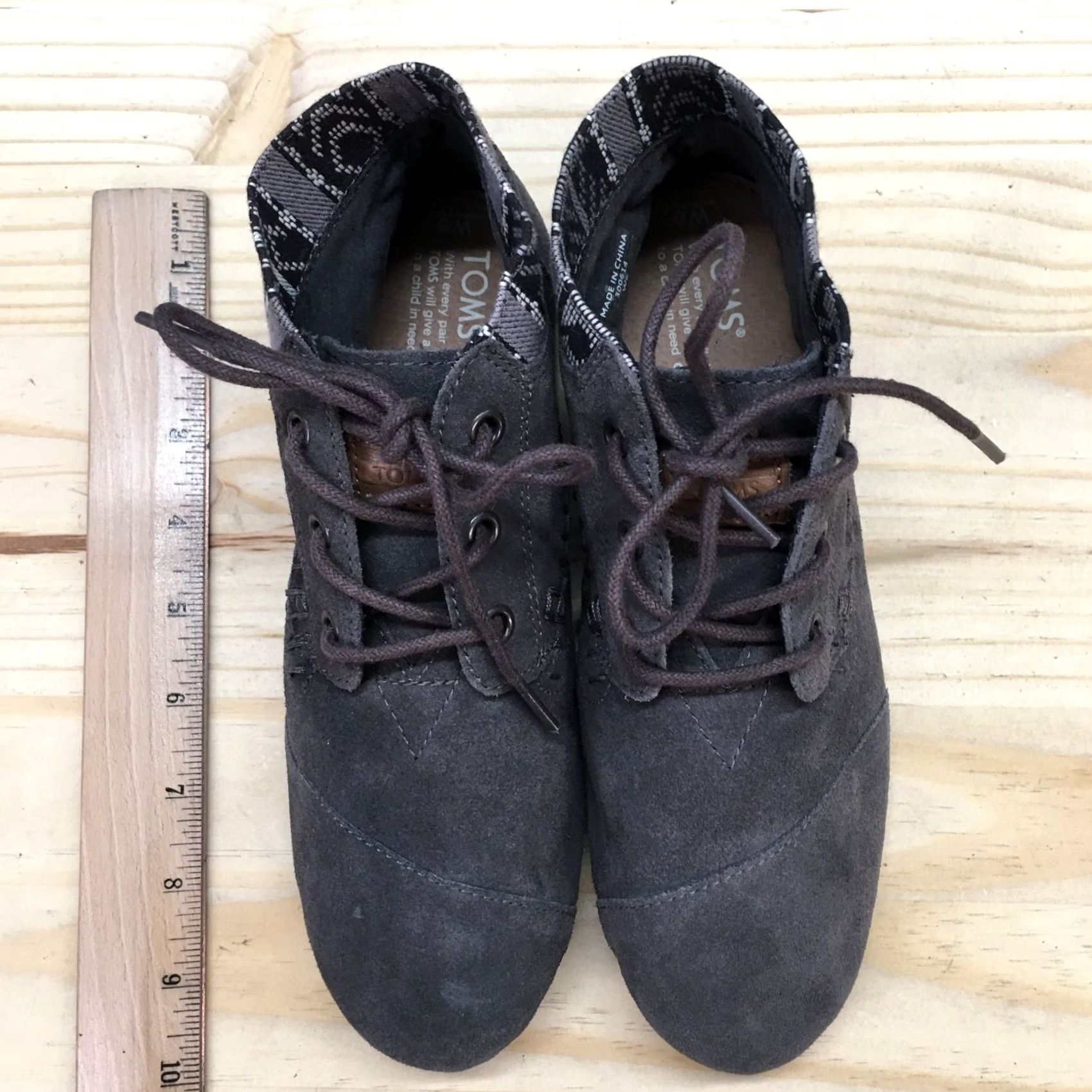 Toms Toms Boots Womens 6 Ankle Booties Gray Suede Casual Lace Up Almond Toe Flat Shoes Boots Female 6 Gray Suede Casual Lace Up Almond Toe Flat Size US 6 / IT 36 - 7 Thumbnail