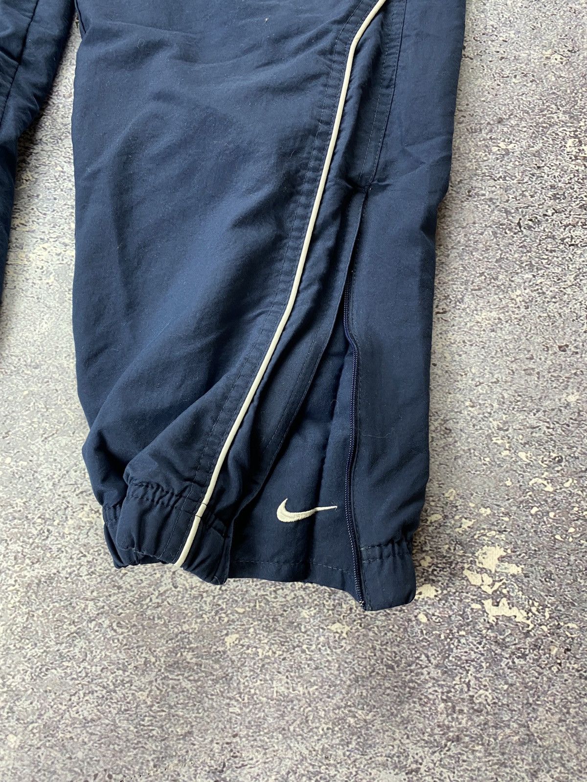 Nike Vintage Nike Nylon Track Pants Size US 32 / EU 48 - 7 Thumbnail