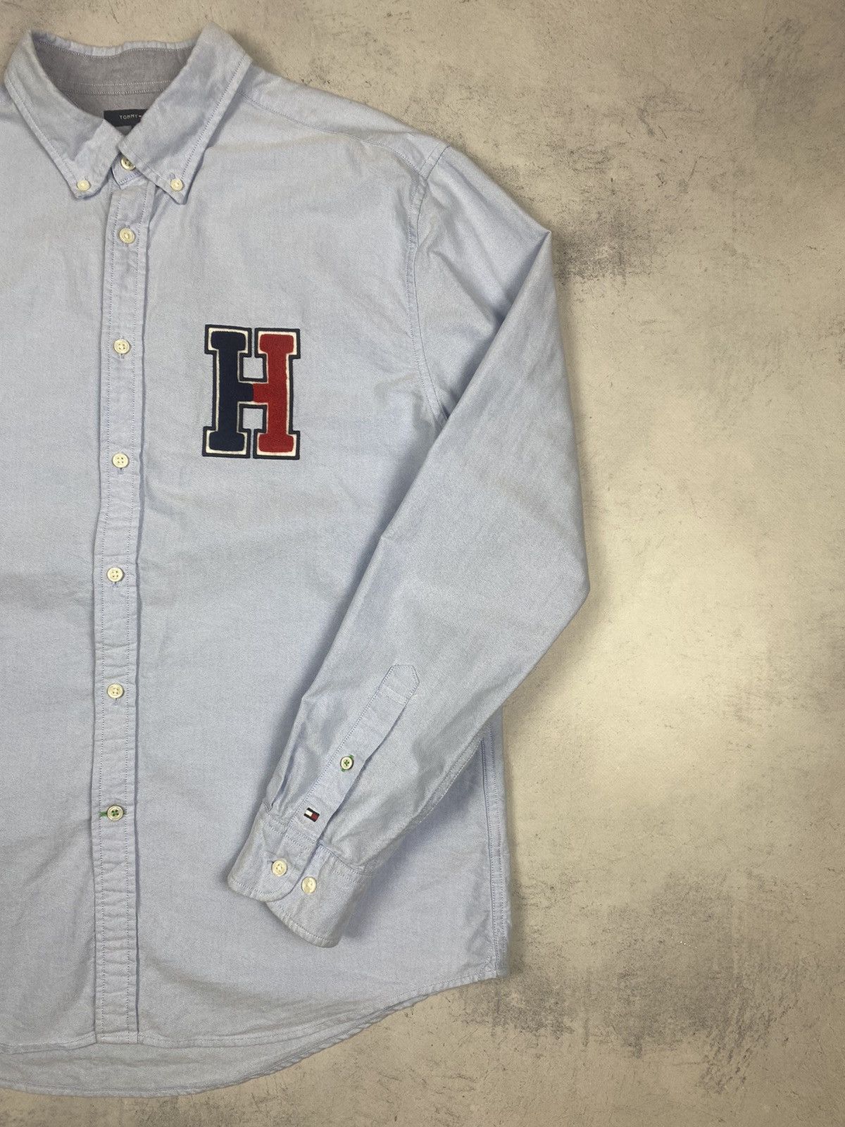 Tommy Hilfiger Tommy Hilfiger Big Logo Designer Button Up Shirt mens size L Size US XL / EU 56 / 4 - 3 Thumbnail