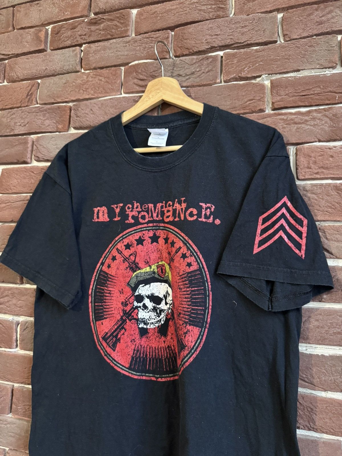 Band Tees Vintage y2k my chemical romance band tee the black parade Size US L / EU 52-54 / 3 - 2 Thumbnail