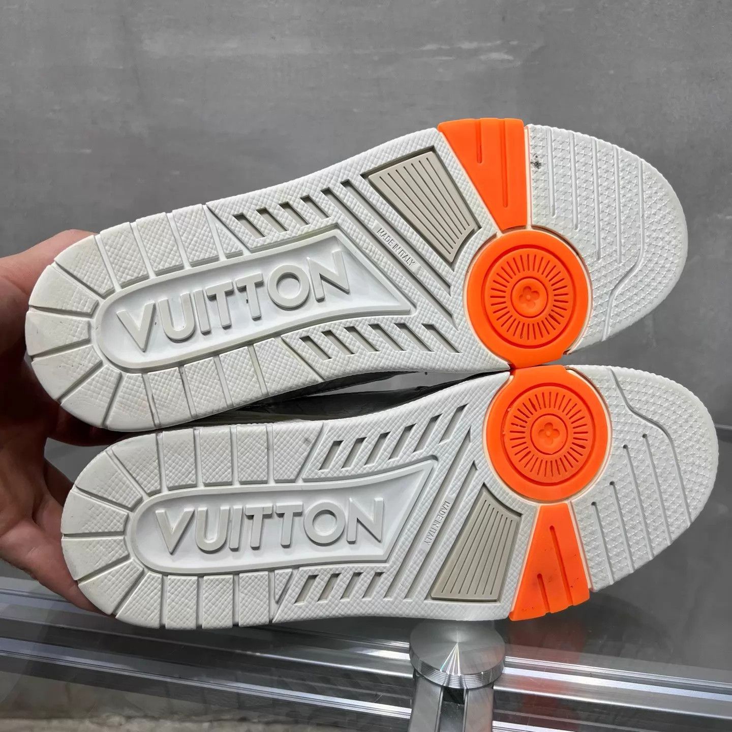 Louis Vuitton LV Trainer Silver Foil UK5.5 (39.5) YH25879 Size US 6.5 / EU 39-40 - 7 Thumbnail