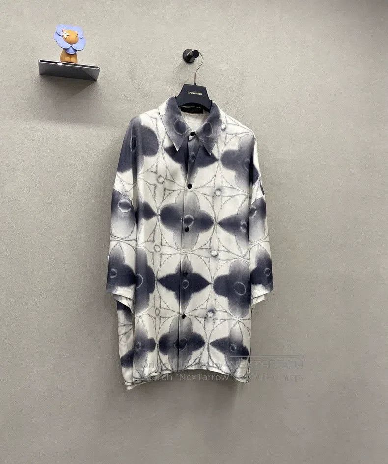 Louis Vuitton Louis Vuitton Gradient Logo Full Print Short Sleeve Shirt Size US L / EU 52-54 / 3 - 3 Thumbnail