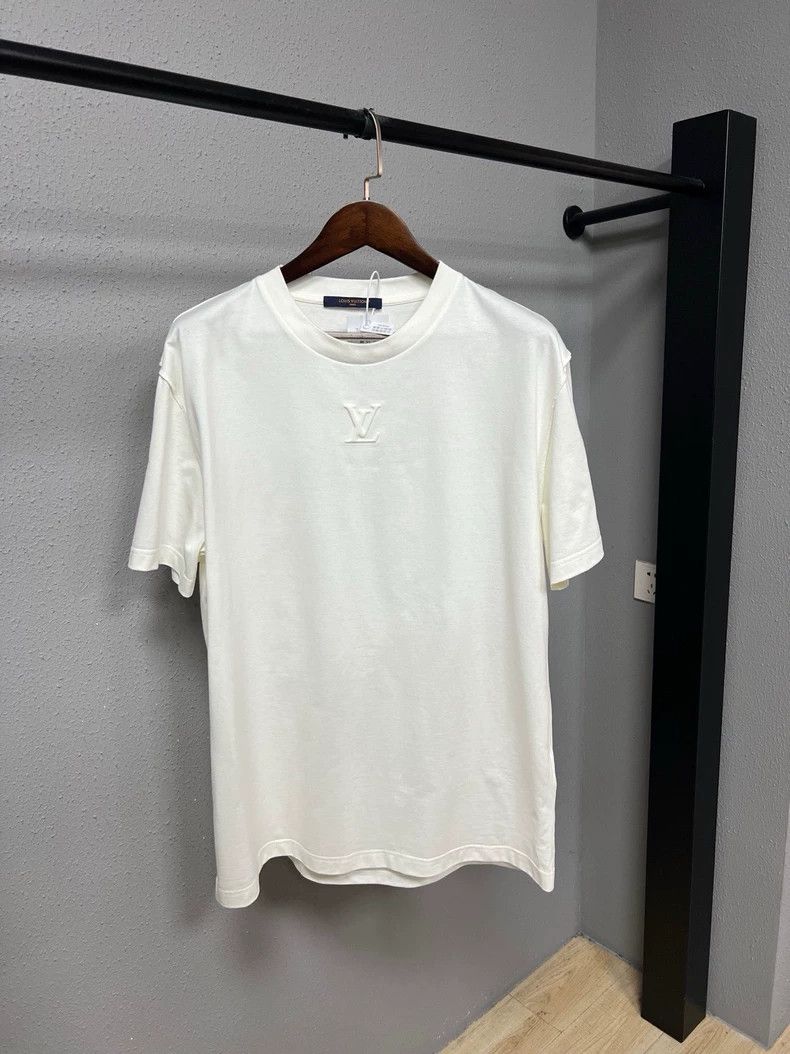 Louis Vuitton Louis Vuitton White embossed logo short sleeve Size US XL / EU 56 / 4 - 1 Thumbnail