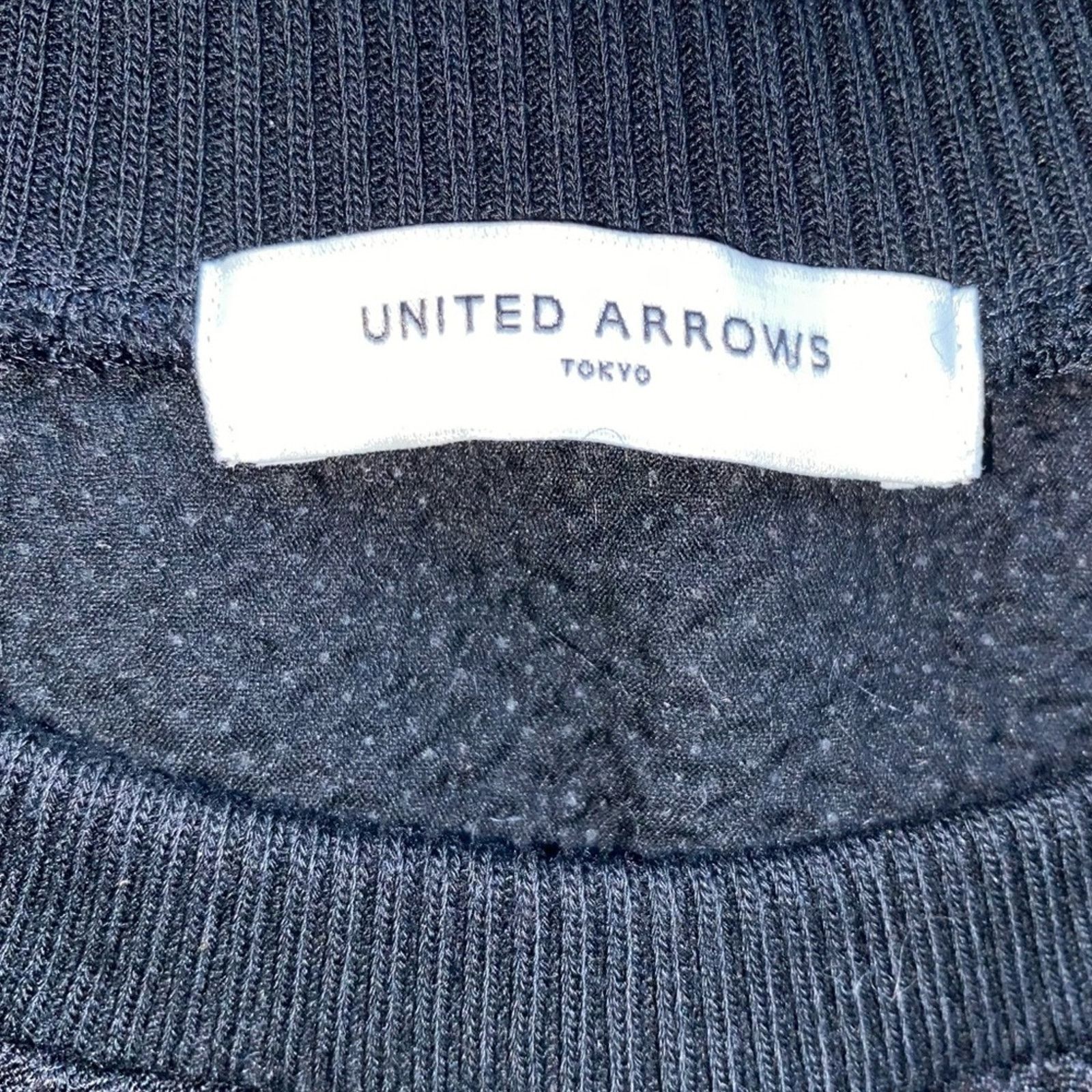 United Arrows UNITED ARROWS Tokyo $189 Textured Black Crewneck Gold Trim S Size S / US 4 / IT 40 - 3 Thumbnail