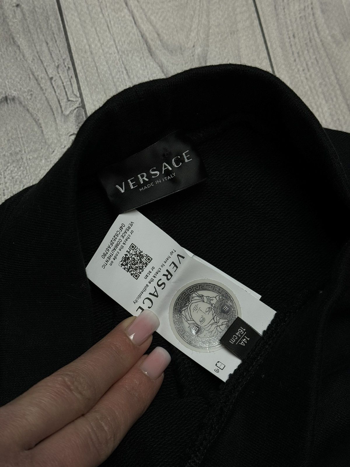 Versace Versace pants women's joggers logo gold line size Xs/S black Size 30" / US 8 / IT 44 - 13 Thumbnail