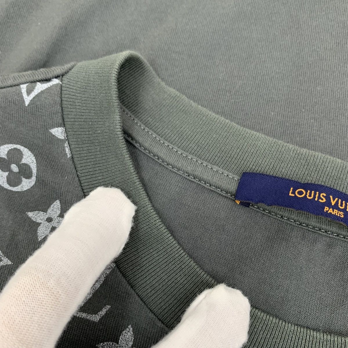 Louis Vuitton Louis Vuitton 24 Green Logo Cotton Short Sleeve T-Shirt Size US XL / EU 56 / 4 - 5 Thumbnail