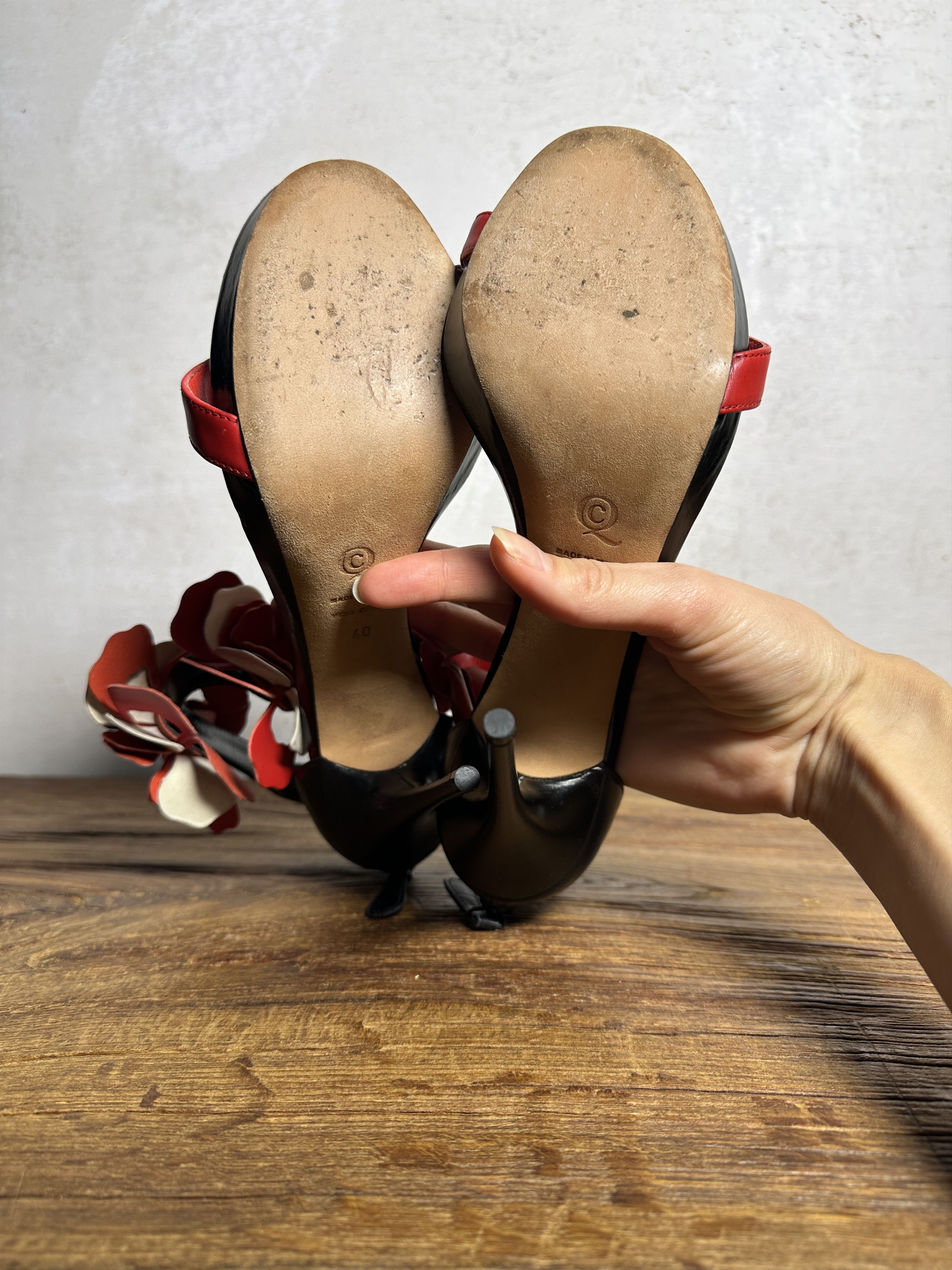 Alexander McQueen Alexander McQueen Flower-Embellished Heeled Sandals Size US 9 / IT 39 - 13 Thumbnail