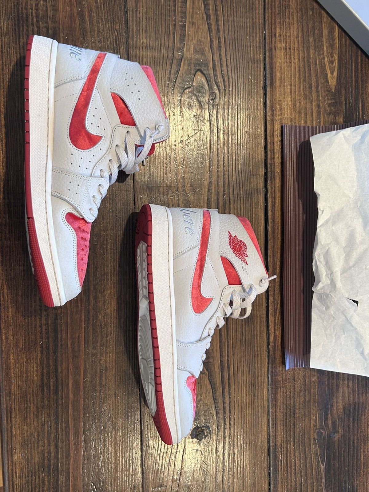 Nike Jordan 1 High zoom air CMFT 2 Valentine’s day 2023 Size US 9.5 / EU 42-43 - 6 Thumbnail