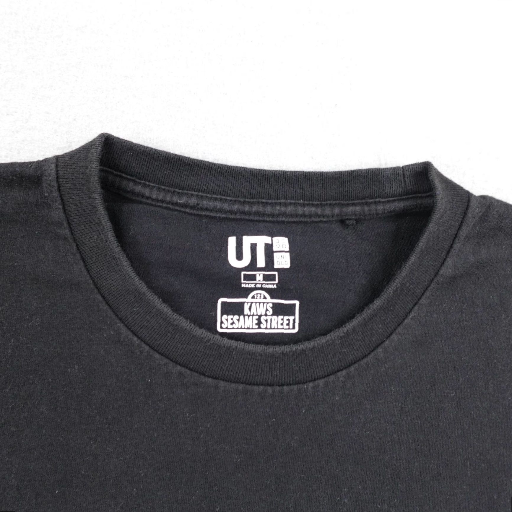 Uniqlo Uniqlo KAWS Shirt Mens M Black Cookie Monster Sesame Street Pocket Tee Graphic Print Size US M / EU 48-50 / 2 - 2 Thumbnail