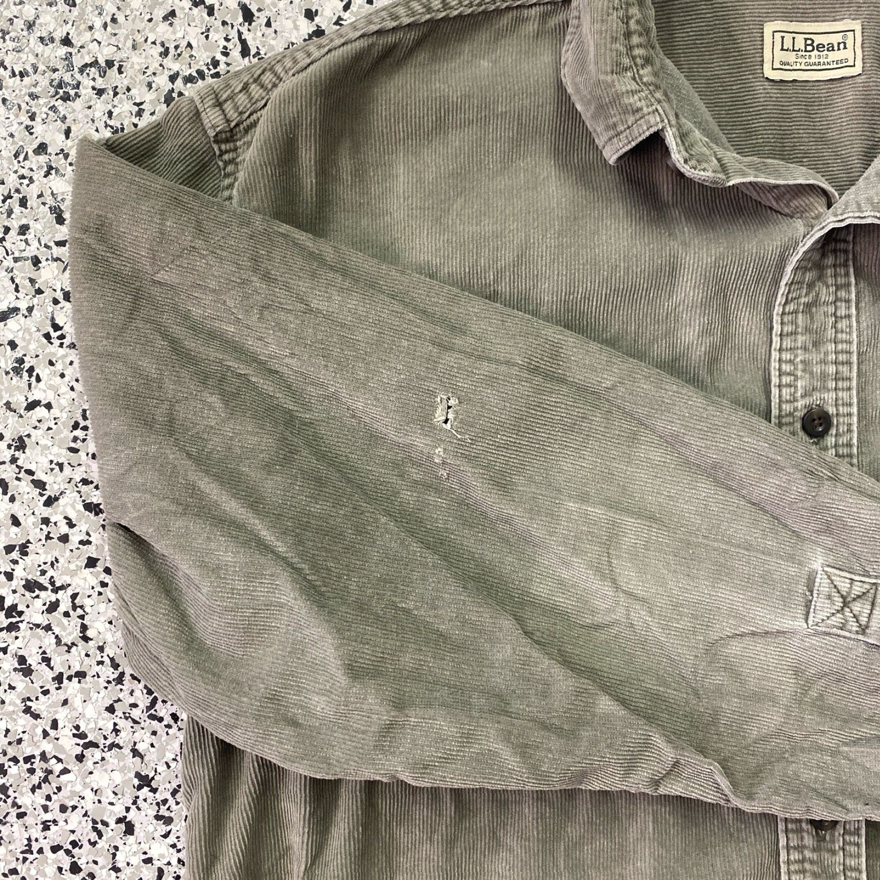 Vintage VINTAGE LL Bean Shirt Mens XL Tall Corduroy Button-Down Cotton Long Sleeve Heavy Green 90s Classic Outdoor Preppy Hiking Pocket Mens, Regular Fit Size US XL / EU 56 / 4 - 4 Thumbnail