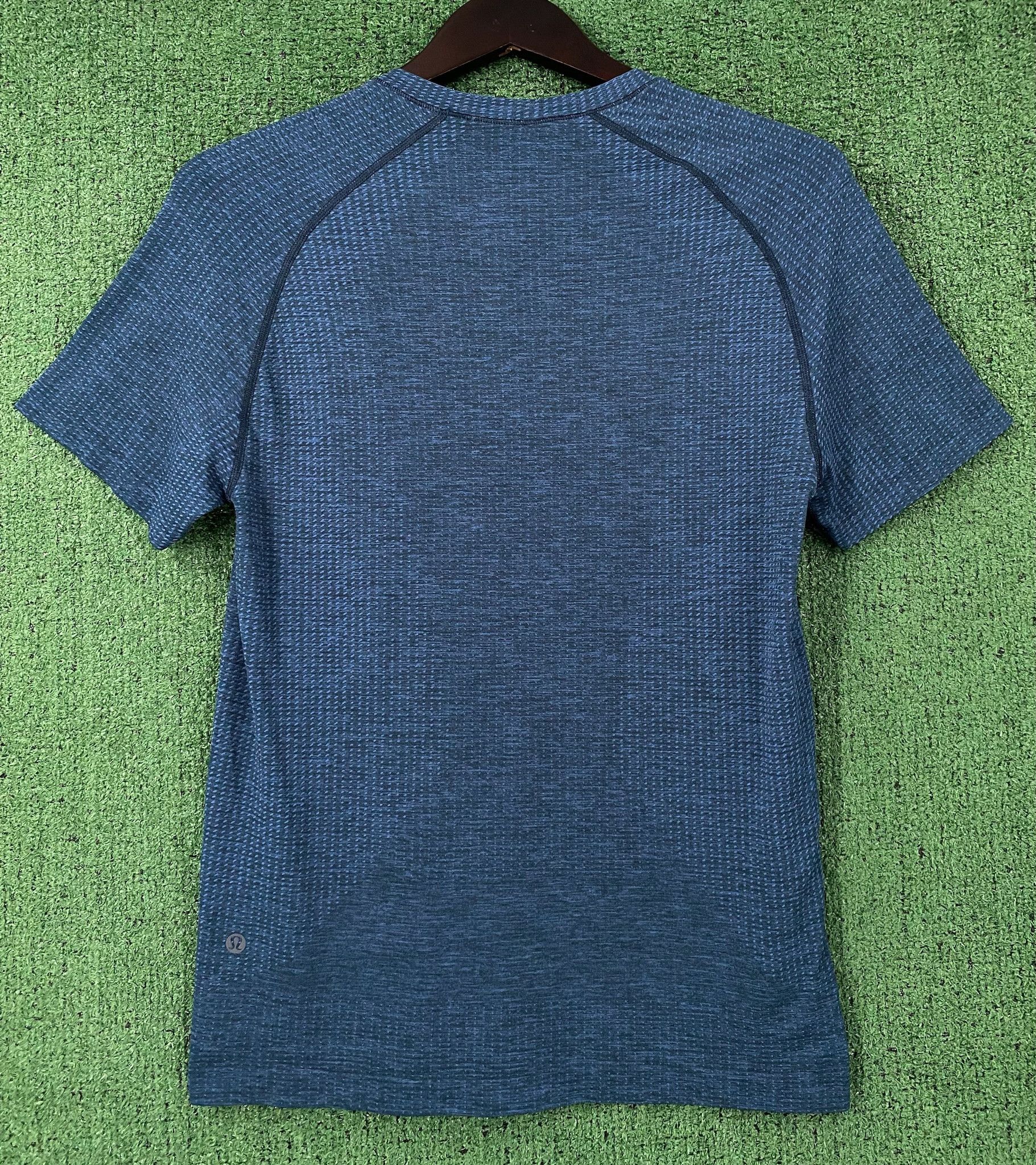 Lululemon Lululemon Metal Vent Tech 2.5 Blue Short Sleeve Shirt XS Size US XS / EU 42 / 0 - 5 Thumbnail