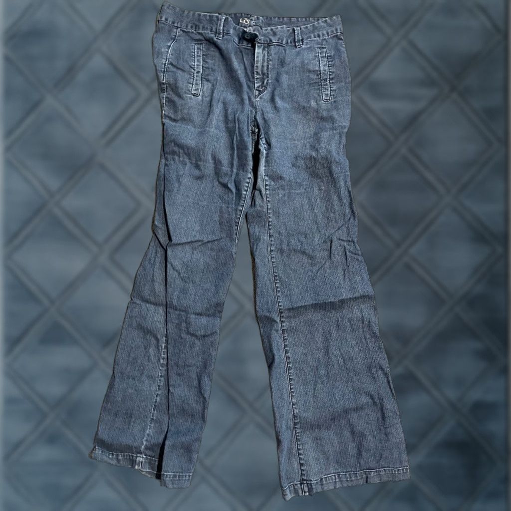 Loft LOFT Curvy Flare Jeans Dark Wash Size 12 Women’s Blue Jeans Regular - Lofts Curvy Flare, Denim, Pockets, Stretch, 32.5 Inseam, 6.5-8.5 Rise - Women Size 34" / US 12 / IT 48 - 1 Thumbnail