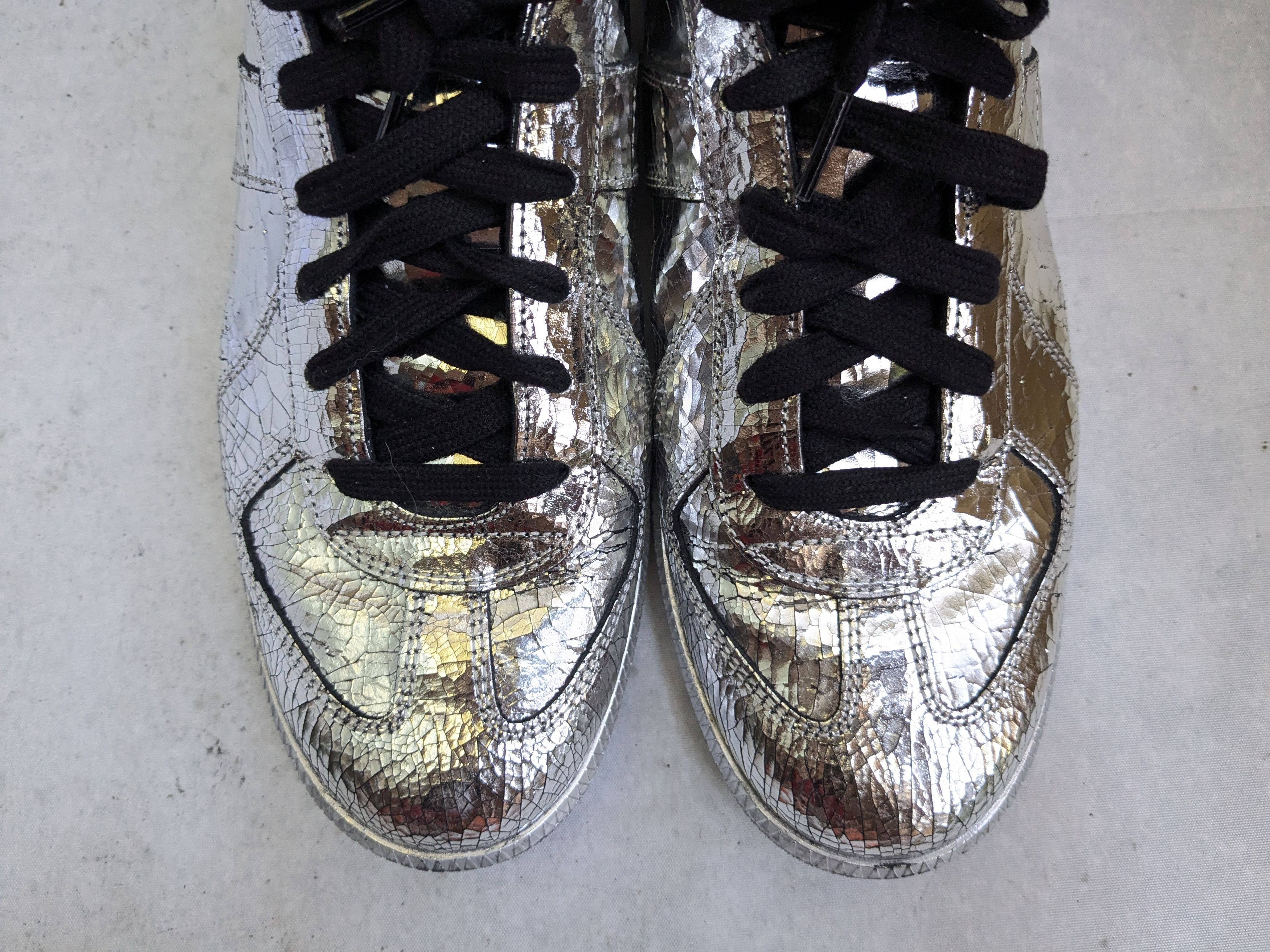 Maison Margiela Maison Margiela Replica GAT Silver Black 10 43 Low Tops Size US 10 / EU 43 - 2 Thumbnail