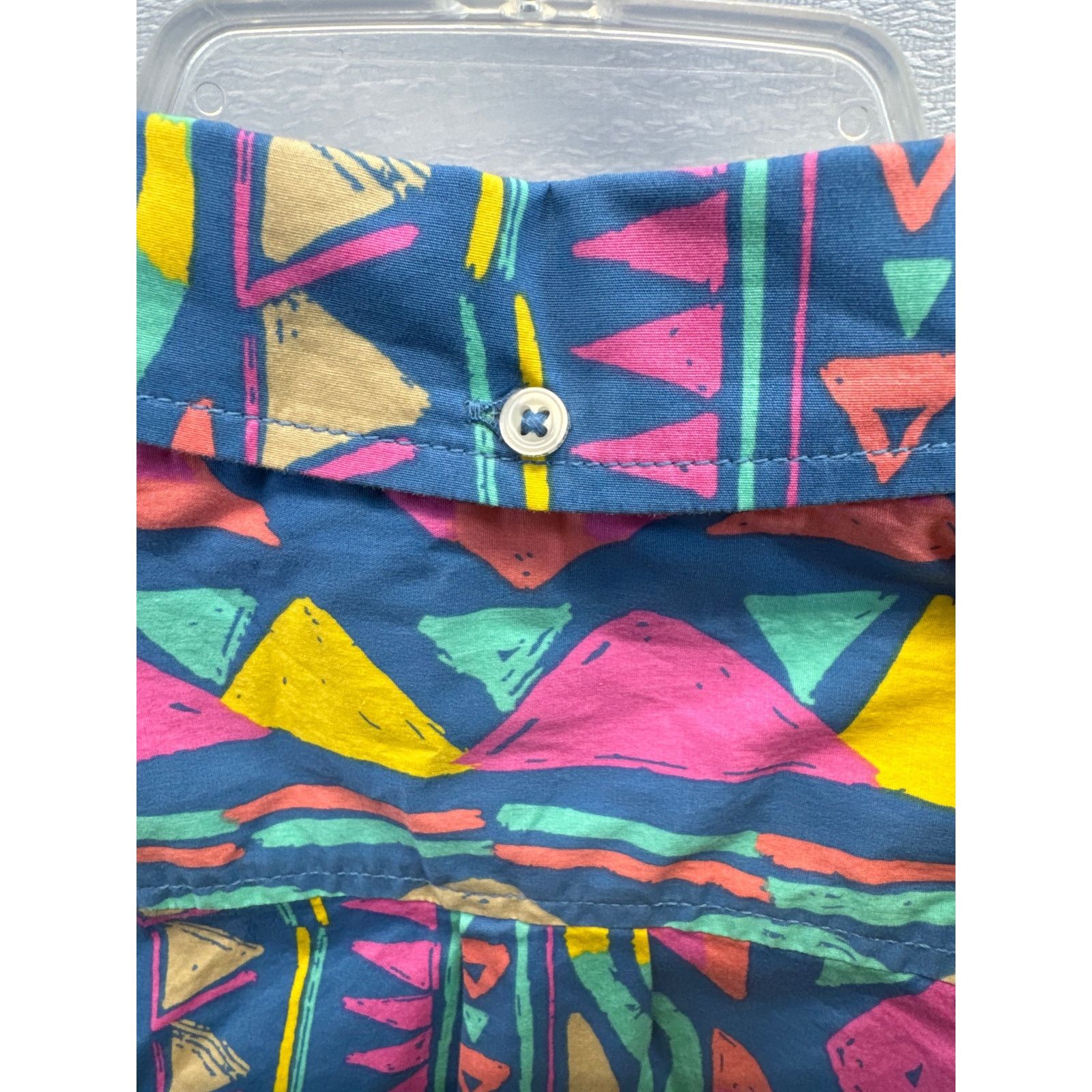 Chubbies Chubbies Friday Shirt Blue Geometric Short Sleeve men sz M Size US M / EU 48-50 / 2 - 5 Thumbnail