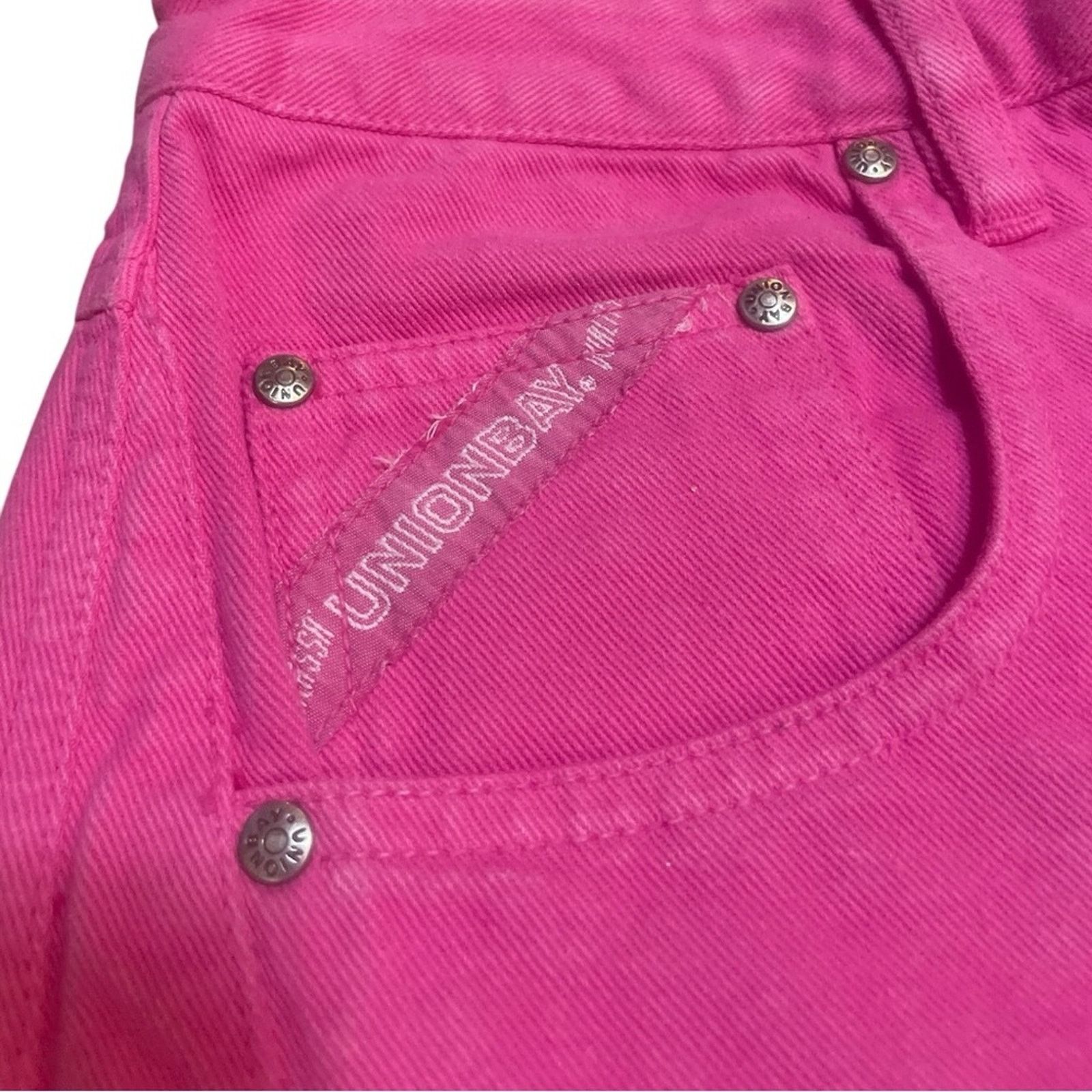 UNIONBAY UNIONBAY Vintage Hot Pink High Waisted Denim Mom Shorts Size 28" / US 6 / IT 42 - 3 Thumbnail
