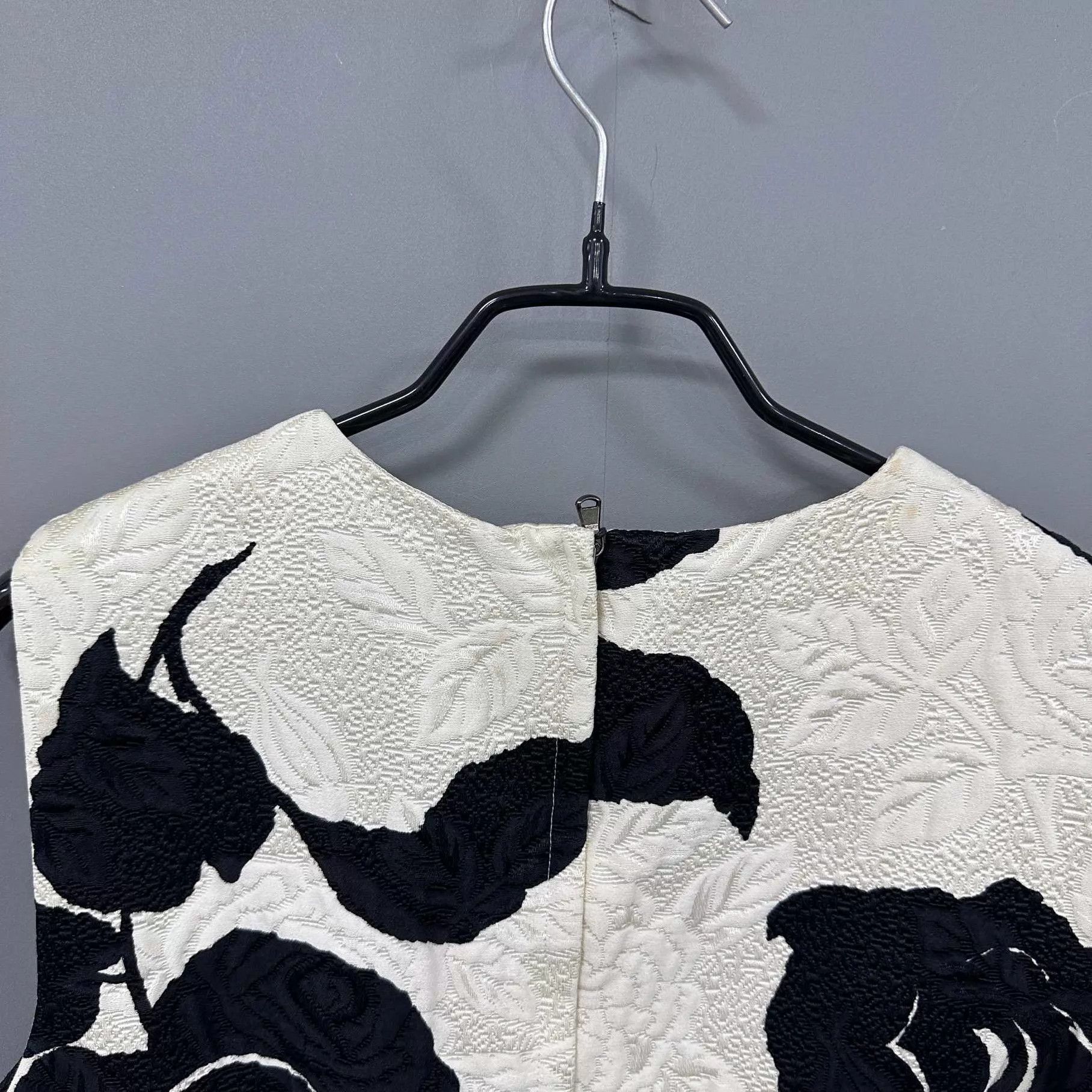 Dolce & Gabbana DG Women's Sleeveless Black & White Rose Relief Dress Size ONE SIZE - 6 Thumbnail