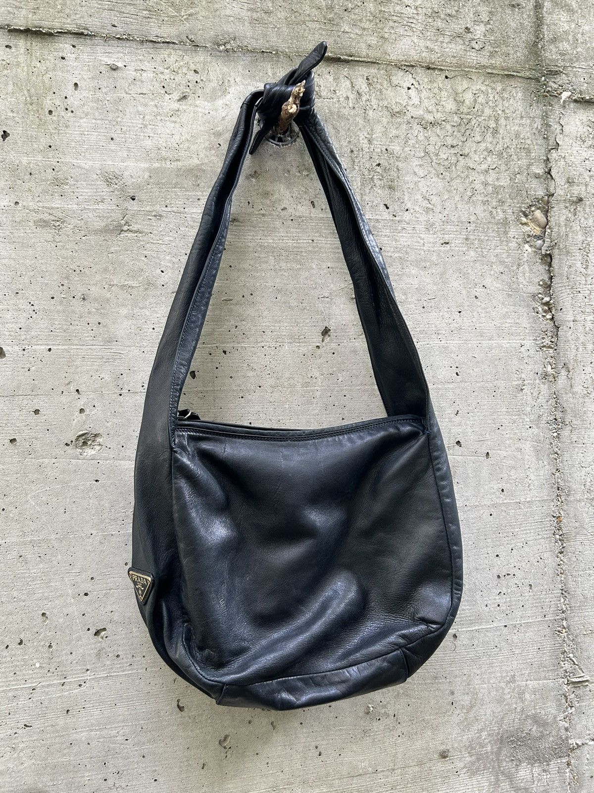 バッグ y2k 90s 00s archive prada leather bag Vintage archive 90s Prada leather y2k shoulder bag avant gar