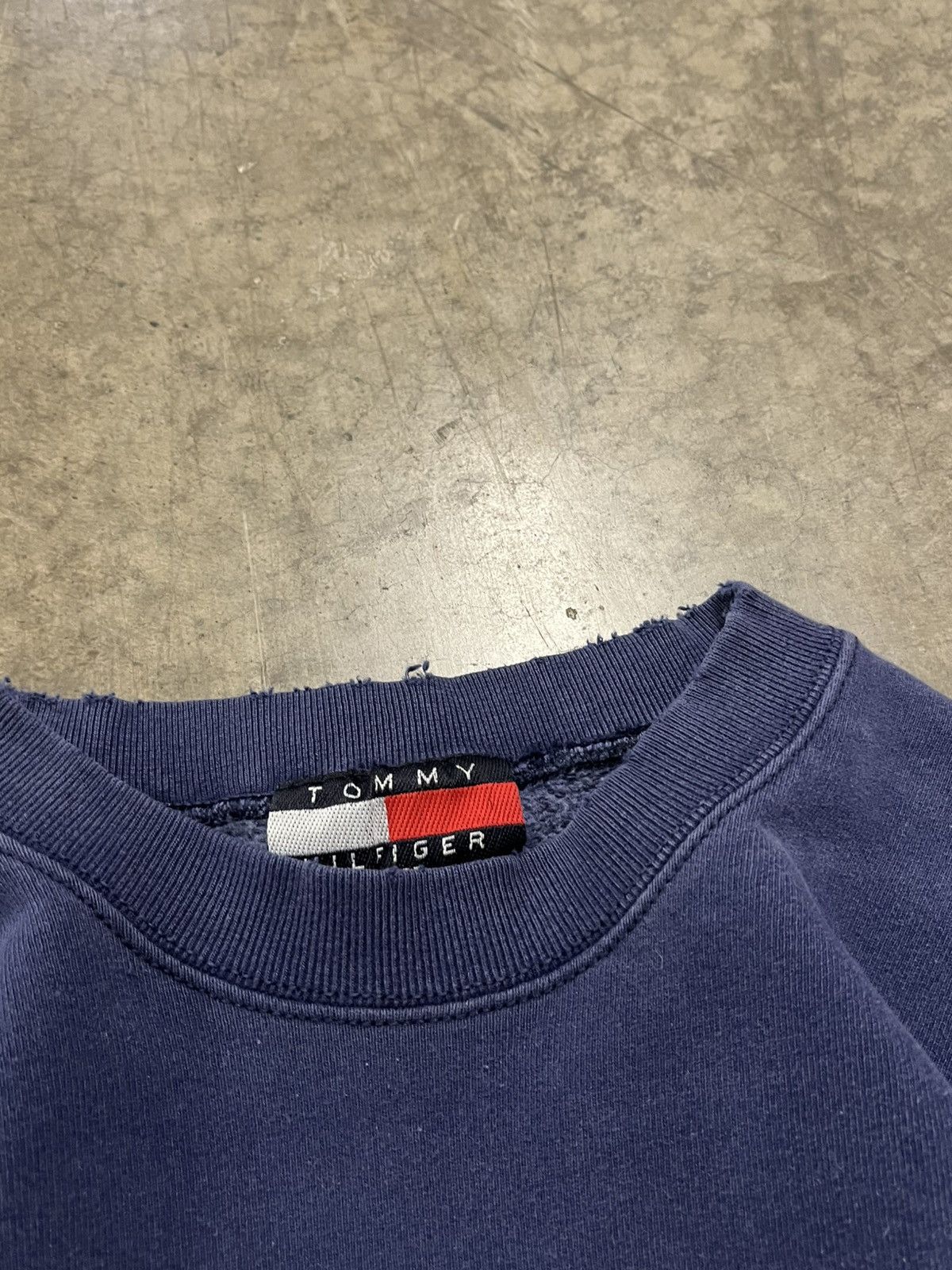 Tommy Hilfiger × Vintage Vintage 90s Tommy Hilfiger bootleg crewneck hype rare Size US XL / EU 56 / 4 - 5 Thumbnail