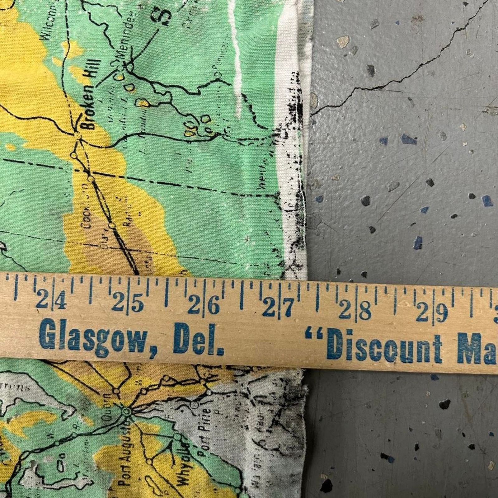 Other VTG 1990s Distress Australian gold AOP map tee Size US L / EU 52-54 / 3 - 7 Thumbnail