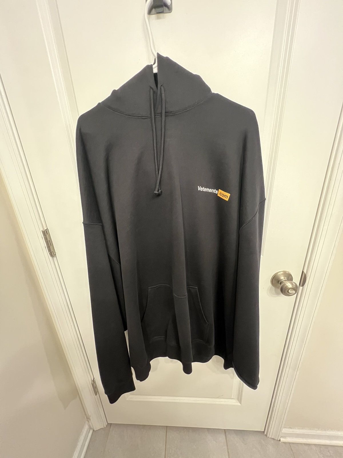 Vetements Vetements, Vetements.com XXX Hoodie Size US M / EU 48-50 / 2 - 2 Thumbnail