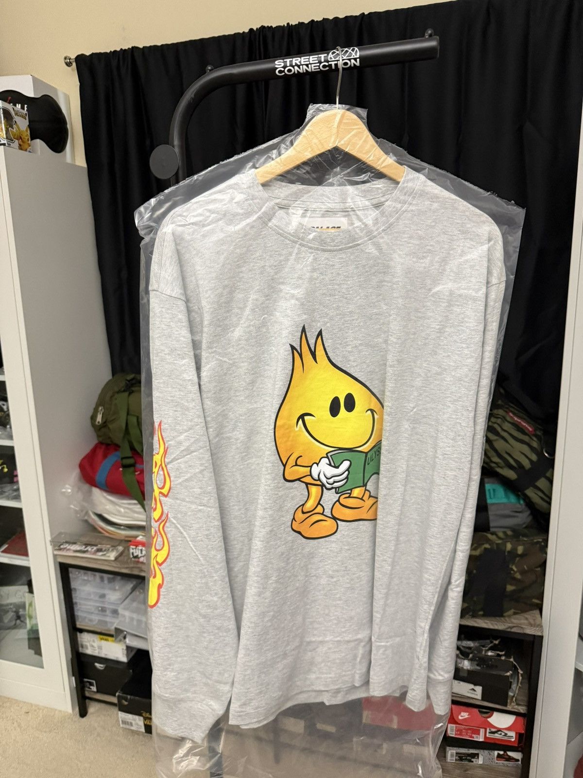 PALACE WORLD INDUSTRIES FLAME BOY LONG SLEEVE SIZE LARGE