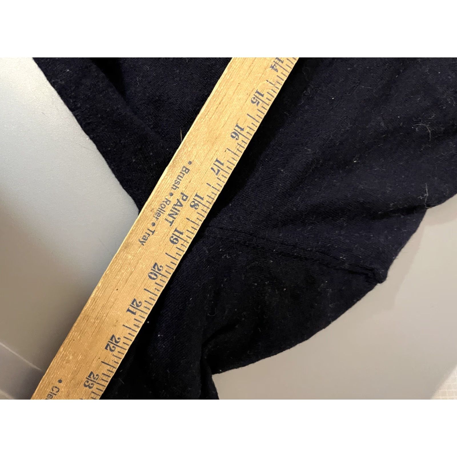 Versace VINTAGE Versace Sweater Shirt Men L Wool Merino Navy V-Neck Logo Pullover 90s Size US L / EU 52-54 / 3 - 6 Thumbnail