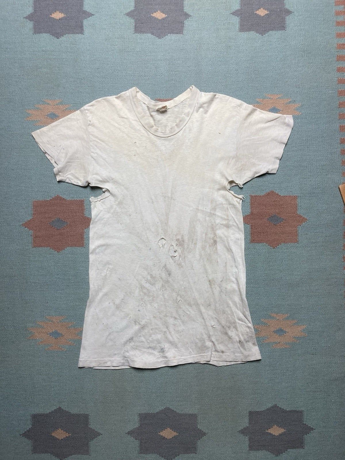 Vintage 60s blank white t shirt Hanes distressed thrashed medium Size US M / EU 48-50 / 2 - 1 Thumbnail