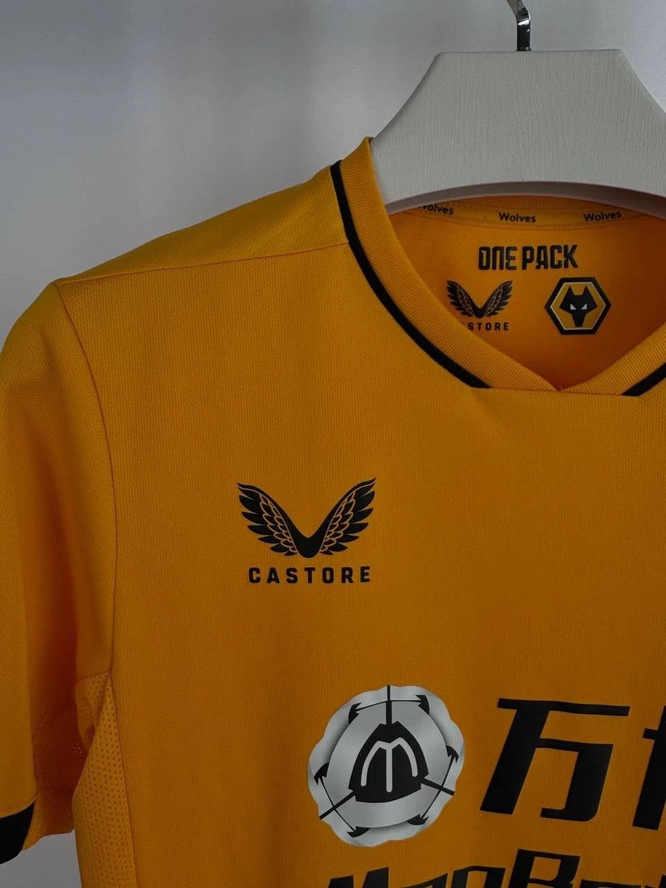 Castore Wolverhampton Wanderers Official Castore WOLVES 2021/2022 Size US S / EU 44-46 / 1 - 4 Thumbnail