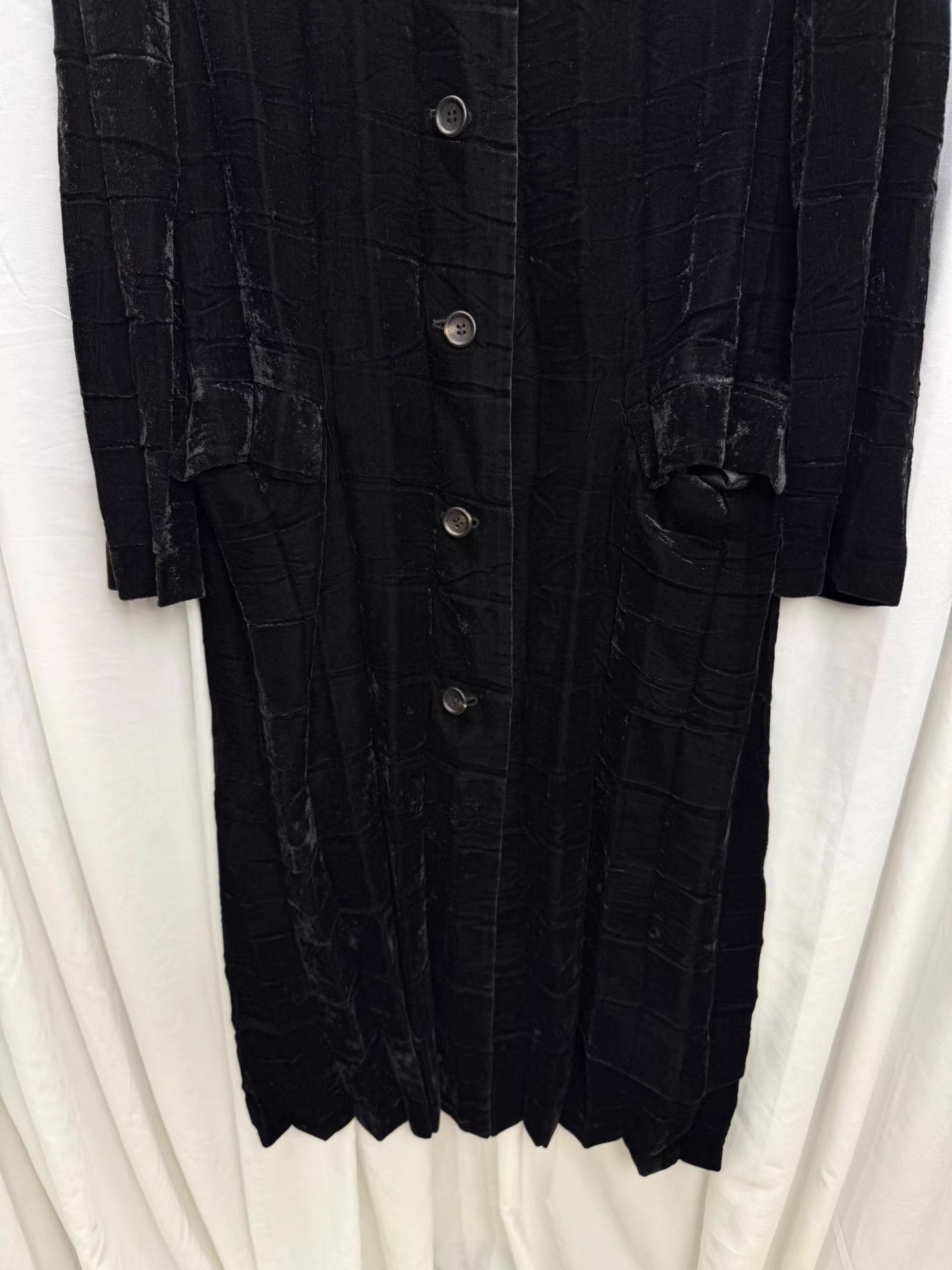 Issey Miyake ISSEY MIYAKE Pleated Velvet Coat K20 Size US L / EU 52-54 / 3 - 3 Thumbnail